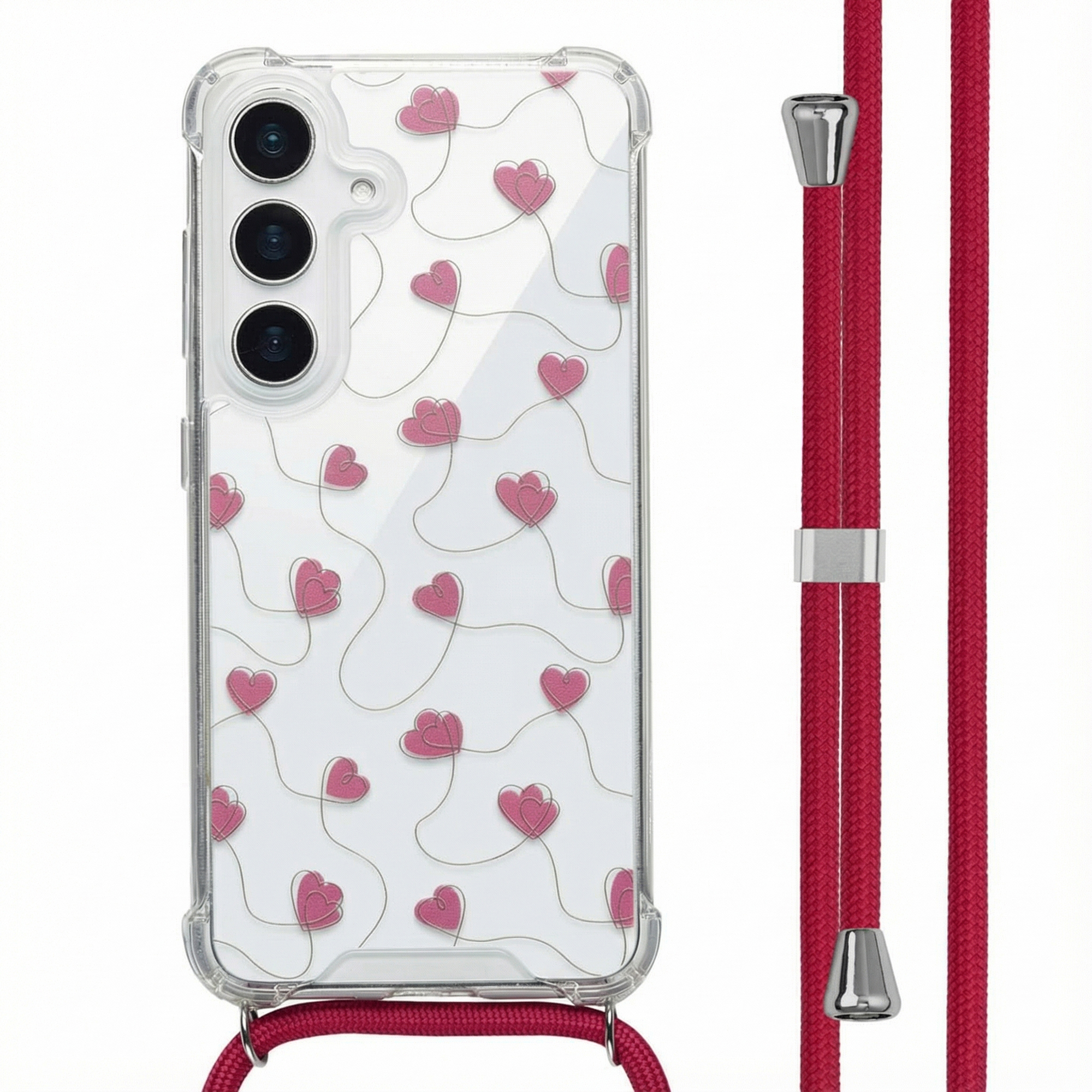 Een telefoonhoesje met een roze hartpatroon is bevestigd aan een rood koord met zilveren accenten op een witte achtergrond.