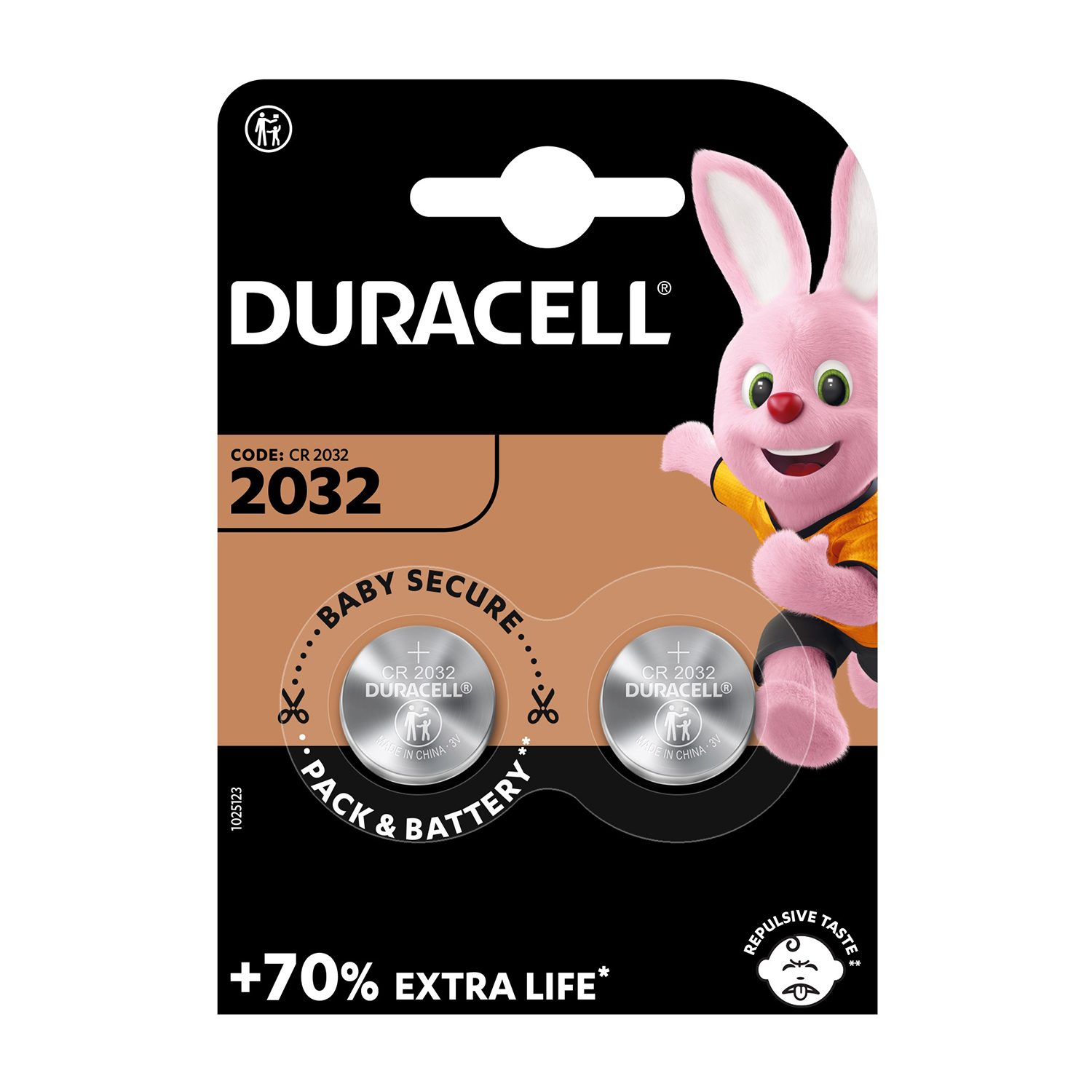 Duracell-Batteriepack mit einem rosa Hasen-Maskottchen. Die Verpackung ist schwarz und braun, mit Text und Batteriebildern.