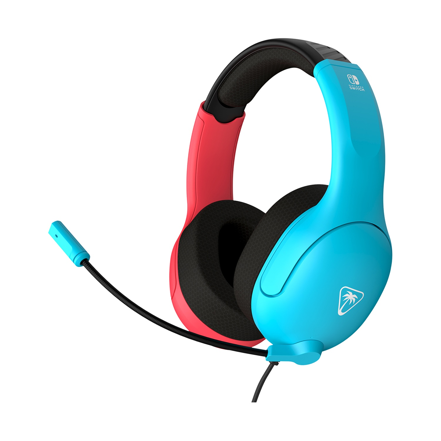 Een gamingheadset, met rode en blauwe kleuren. Het heeft een microfoon en staat op een witte achtergrond.