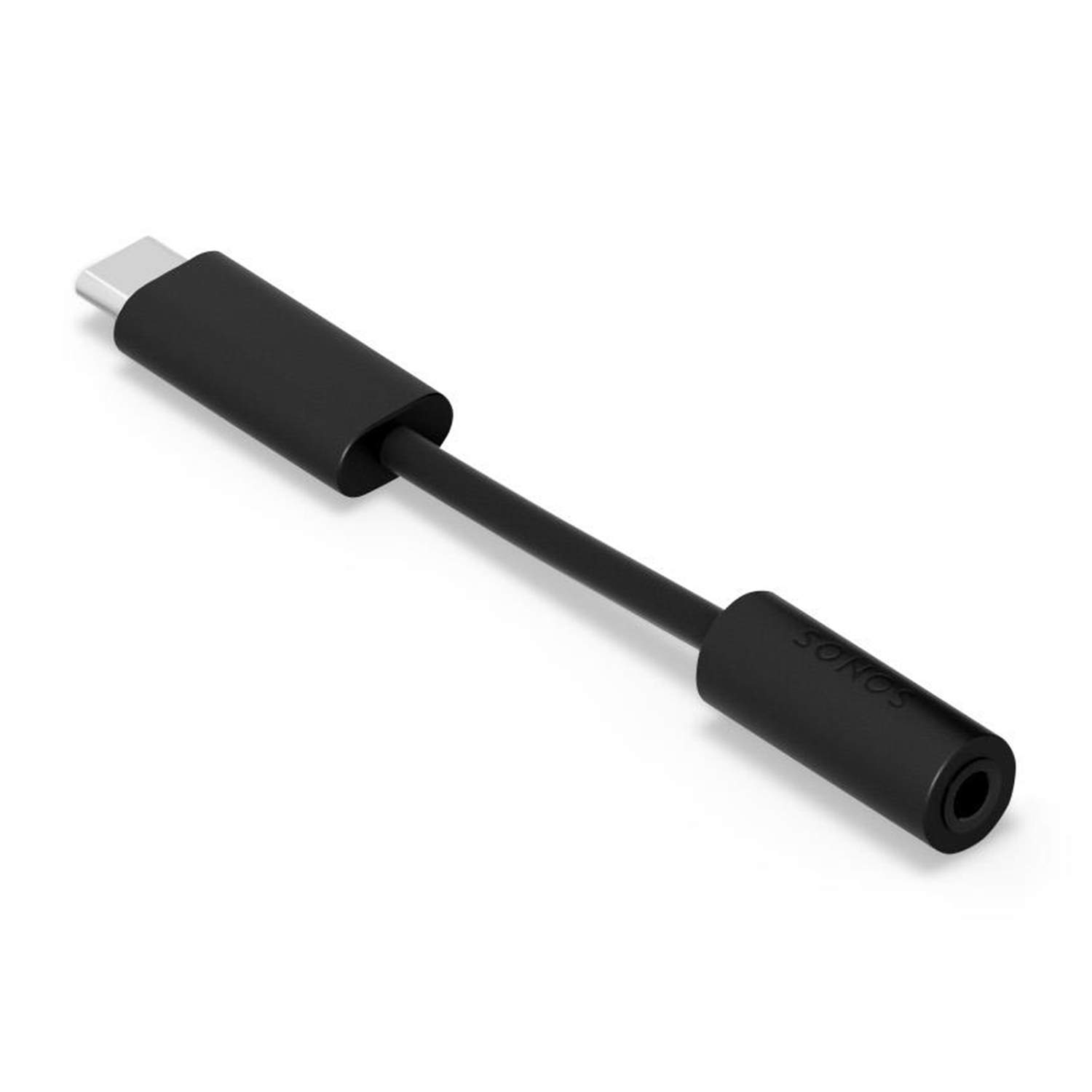Un adattatore audio Sonos da USB-C a 3,5 mm nero. Ha un connettore USB-C a un'estremità e un jack da 3,5 mm all'altra.