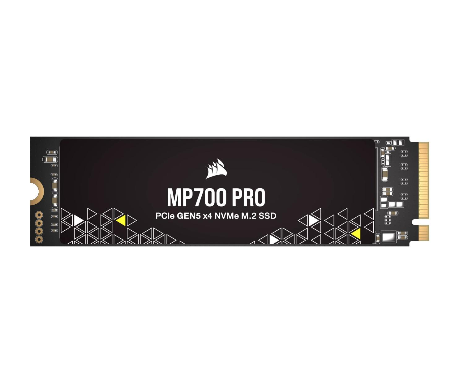 Un SSD nero MP700 PRO PCIe GEN5 x4 NVMe M.2. Ha un connettore dorato e motivi a triangolo bianchi.