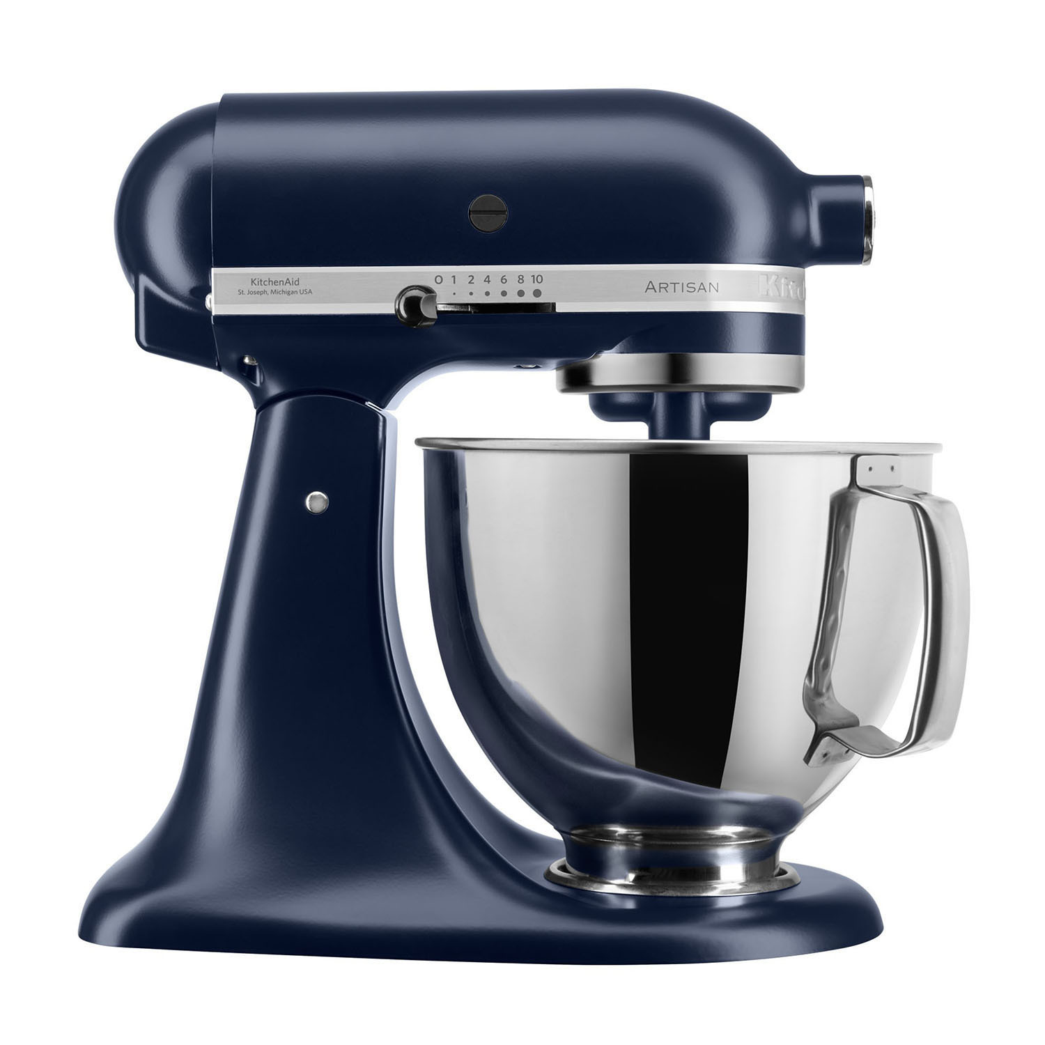 Ein marineblauer KitchenAid Artisan Standmixer. Er hat eine Edelstahlschüssel und einen Drehregler. Der Hintergrund ist weiß.