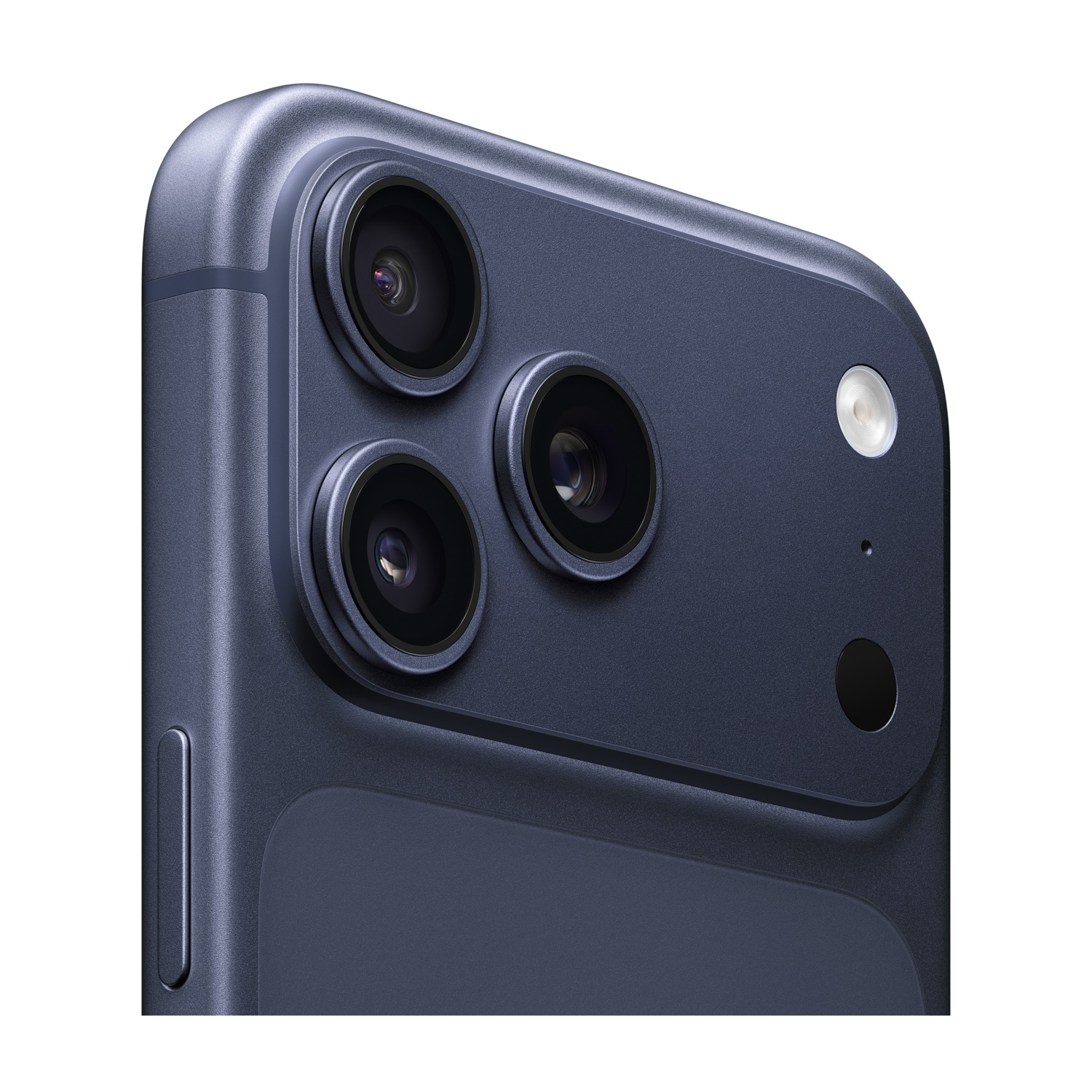 Zbliżenie ciemnoniebieskiego modułu kamery smartfona. Posiada trzy obiektywy, lampę błyskową i małe czarne kółko.