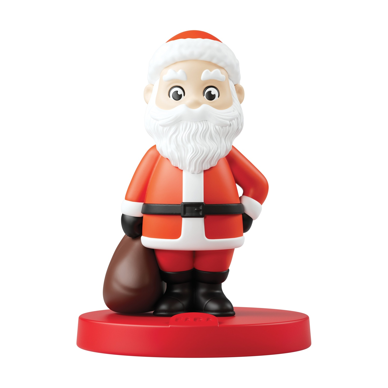 Figurka Świętego Mikołaja stoi na czerwonej podstawie. Nosi czerwony strój z czarnym paskiem, trzyma brązową torbę i ma białą brodę.