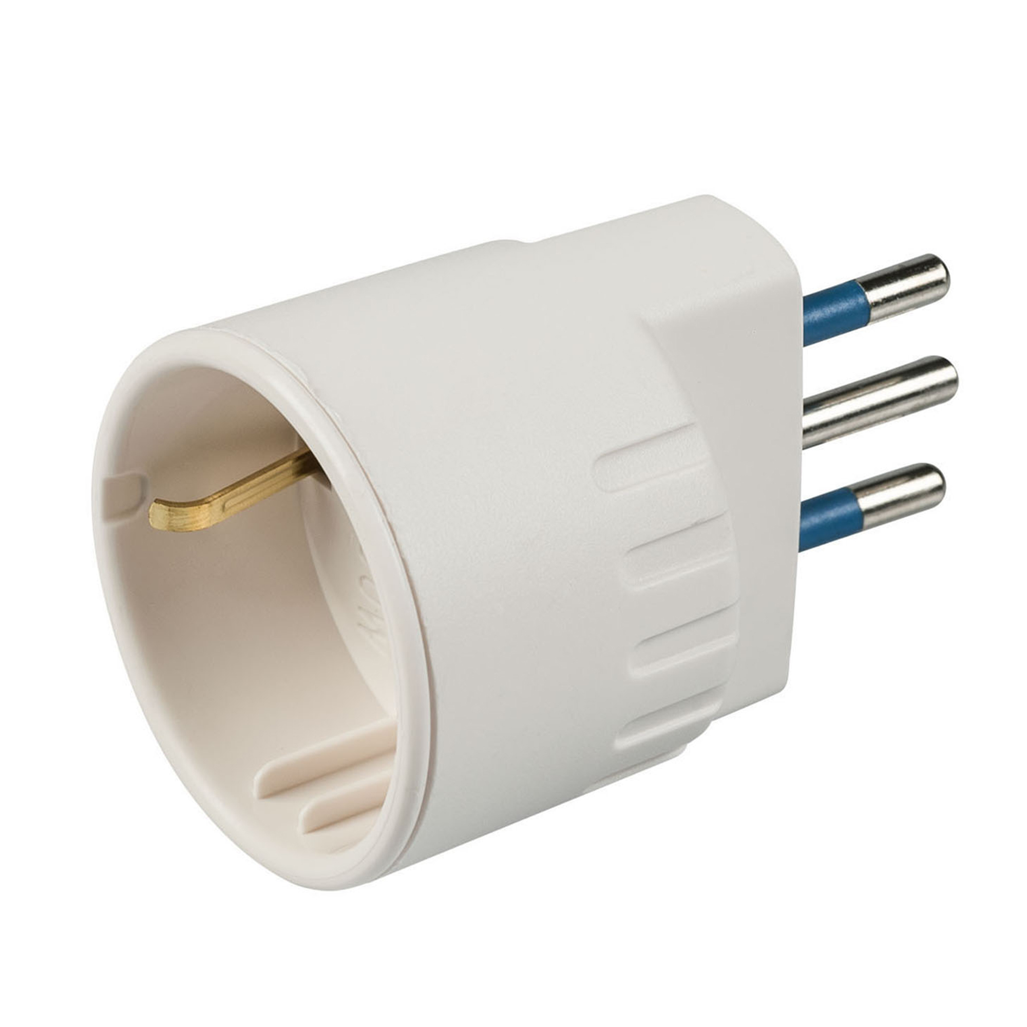 Ein weißer Elektroadapter mit drei silbernen Stiften mit blauen Spitzen und einem goldenen Stift.