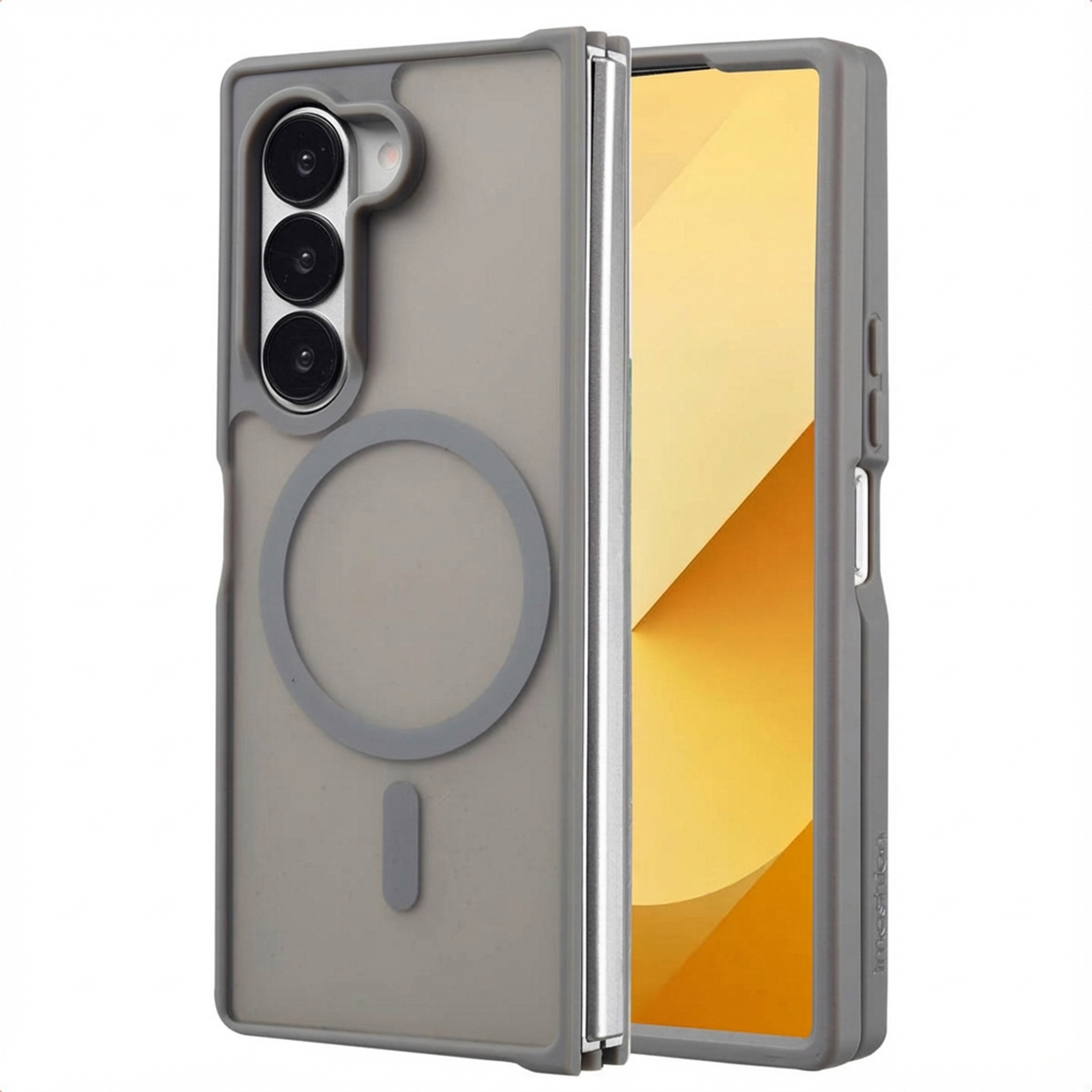 Grijze telefoonhoes met drie cameralenzen. De telefoon is gedeeltelijk open, met een geel scherm zichtbaar.