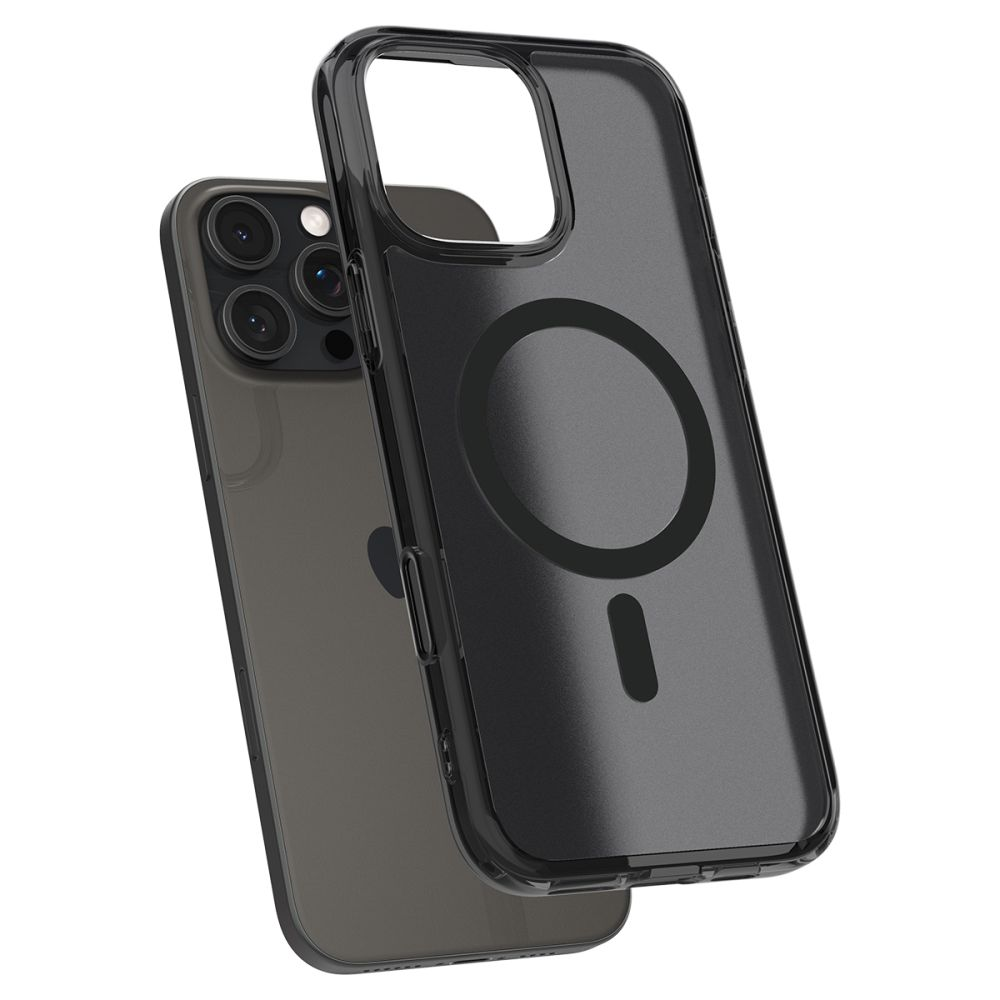 Zwei schwarze Handyhüllen. Eine bedeckt ein graues Telefon. Die andere Hülle ist transparent schwarz mit einem Magnetkreis.