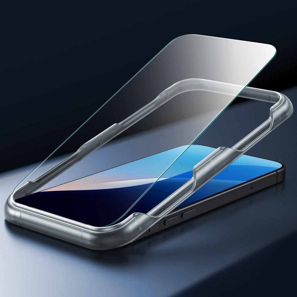 Ein Telefon mit Displayschutzfolie und einer durchsichtigen Hülle wird angezeigt. Der Displayschutz ist angehoben. Das Telefon hat einen blauen und schwarzen Bildschirm.
