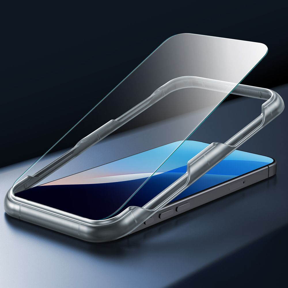 Ein Smartphone mit Displayschutz und einer durchsichtigen Hülle. Das Telefon ist schwarz, der Displayschutz ist transparent und die Hülle ist silber.