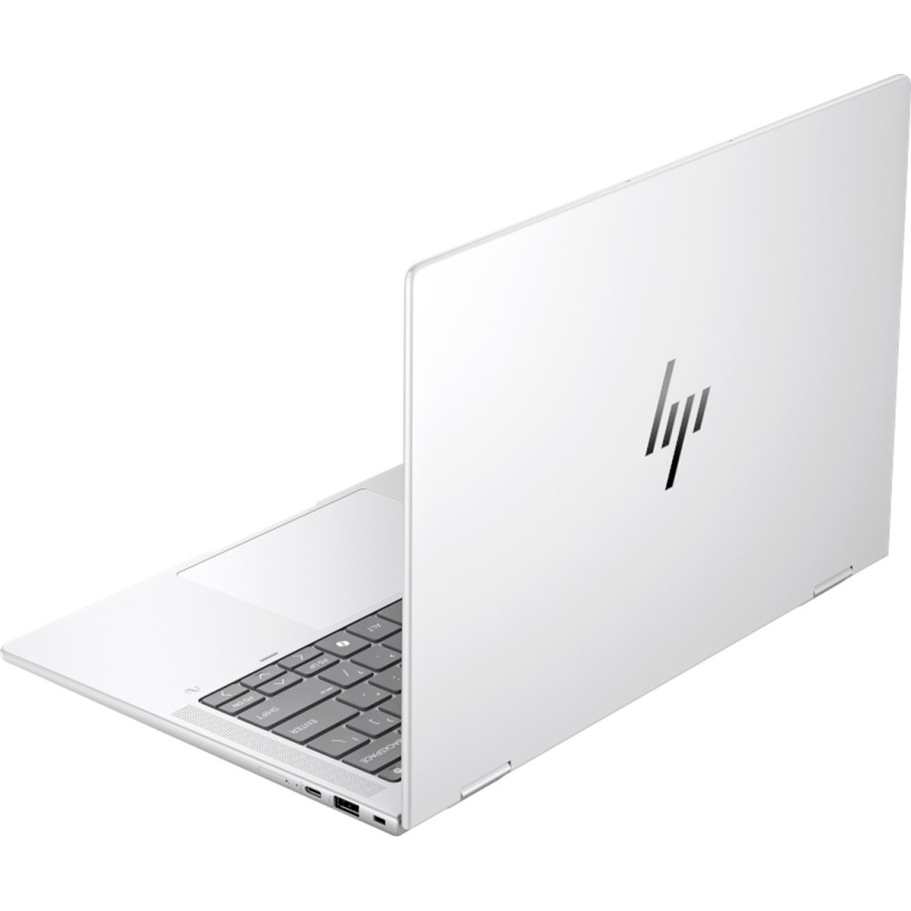 Biały laptop HP na białym tle. Widoczna klawiatura, otwarty ekran i logo HP z tyłu.
