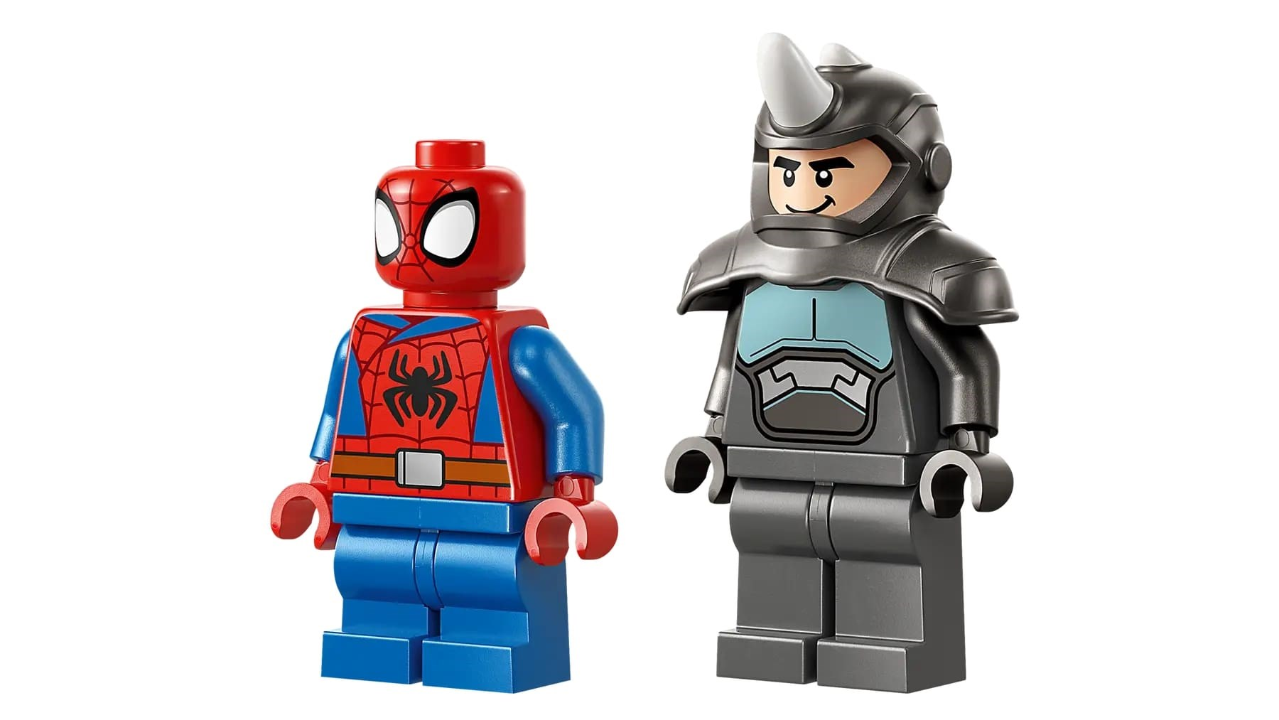 Dwie figurki Lego: Spider-Man w czerwieni i niebieskim, oraz Rhino w szarej zbroi z białym rogiem na głowie, na białym tle.