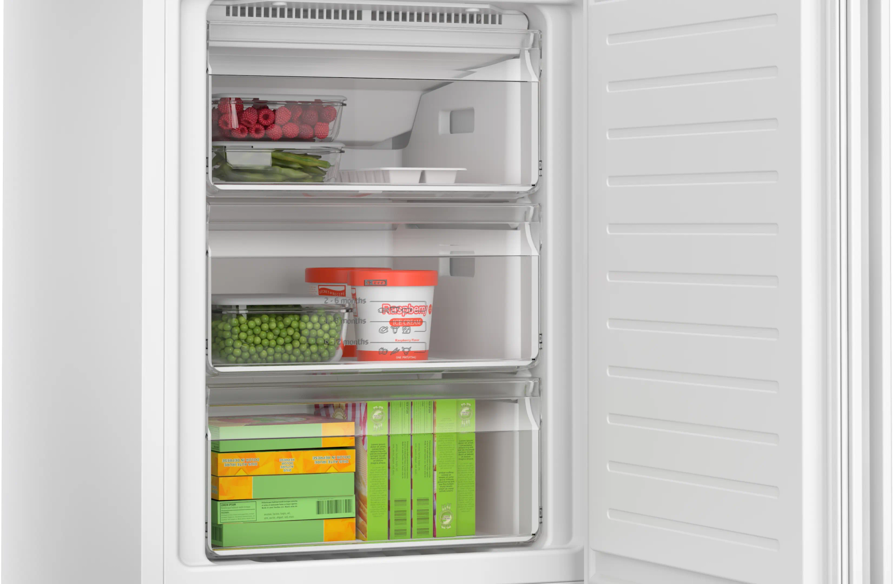 Un congelador abierto lleno de comida. Se ven frambuesas, judías verdes, guisantes y helado. Cajas de alimentos congelados en la parte inferior.