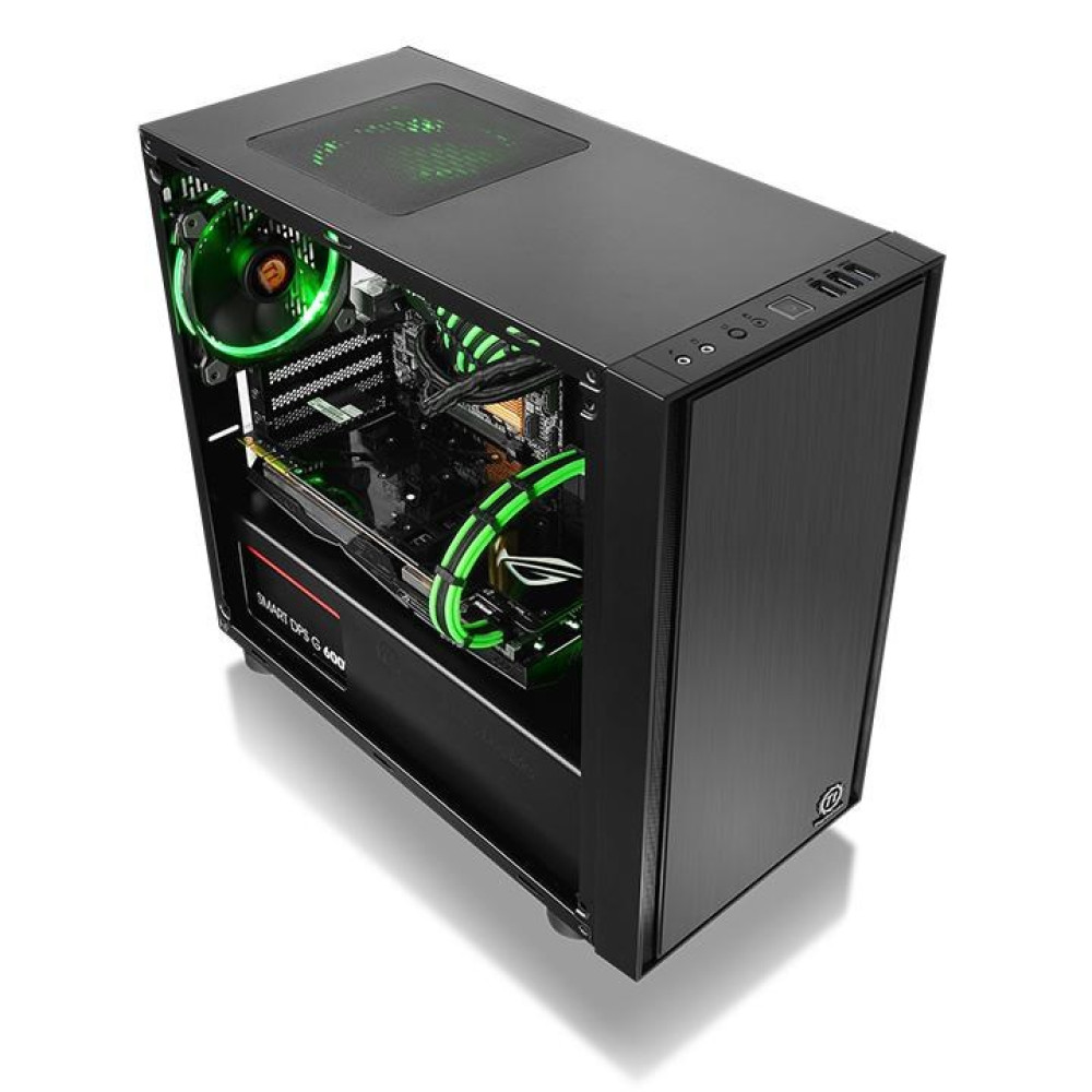 Un case per computer nero con luci e componenti verdi. Ha un pannello laterale in vetro che rivela l'hardware interno.