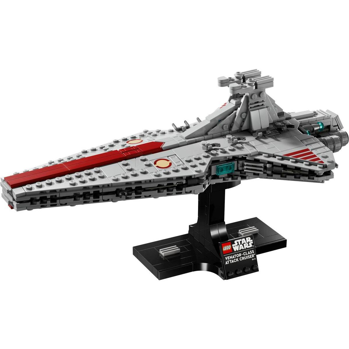 Lego Star Wars Venator-class Attack Cruiser. Szary z czerwonymi akcentami, na czarnym stojaku. Widoczne logo Star Wars.