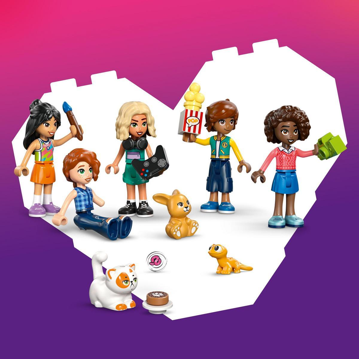 Sette personaggi Lego, tra cui un gatto, un coniglio e una lucertola. I personaggi tengono oggetti come un pennello, un controller e popcorn.