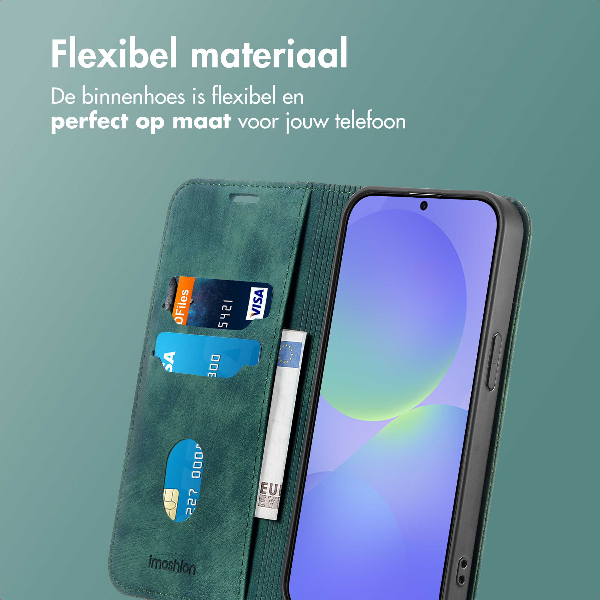 Coque de téléphone verte avec téléphone à l'intérieur. Cartes de crédit et argent visibles. Texte en néerlandais: Flexibel materiaal.