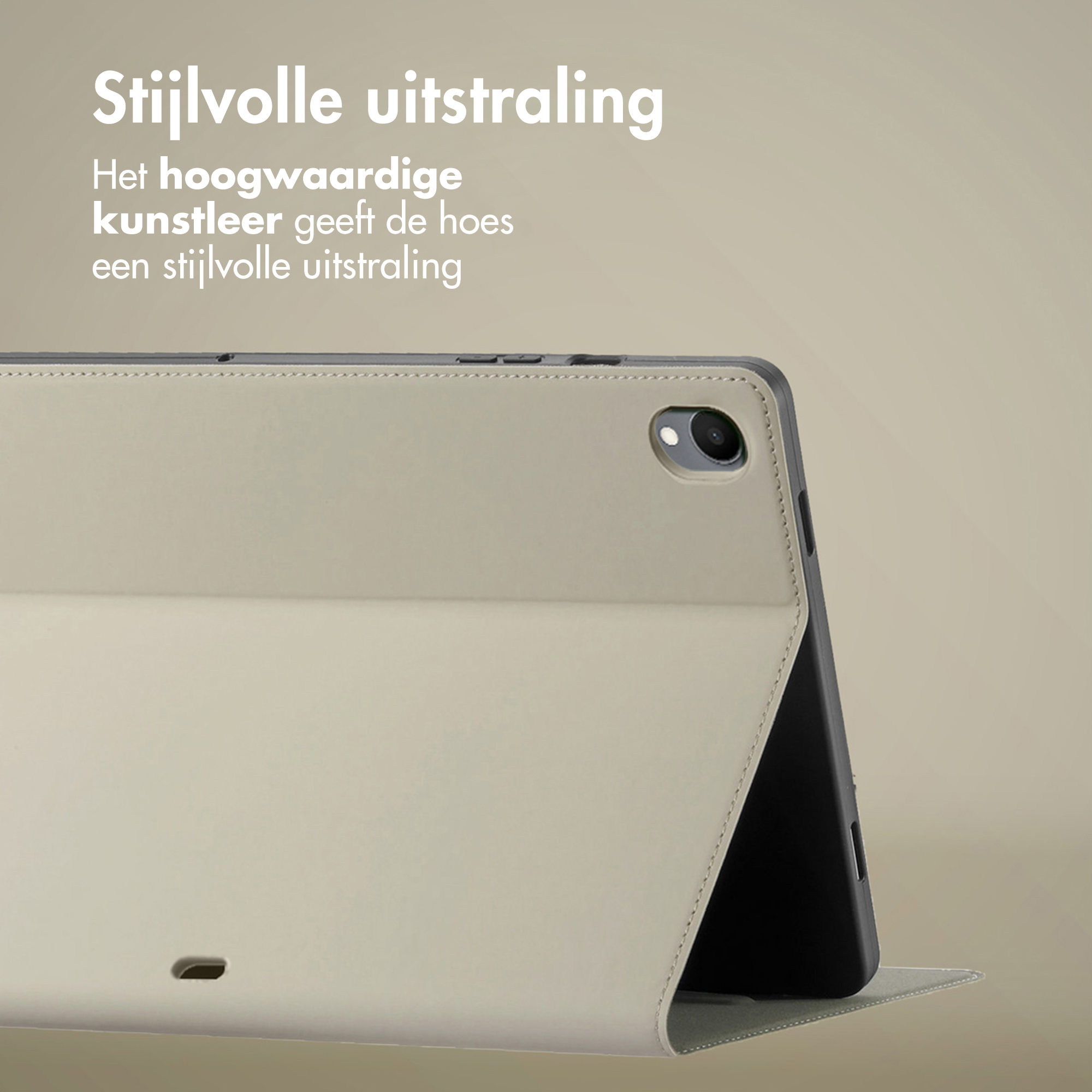 A tablet in a cream-colored case. The case has a camera lens and is against a beige background. Dutch text is at the top.