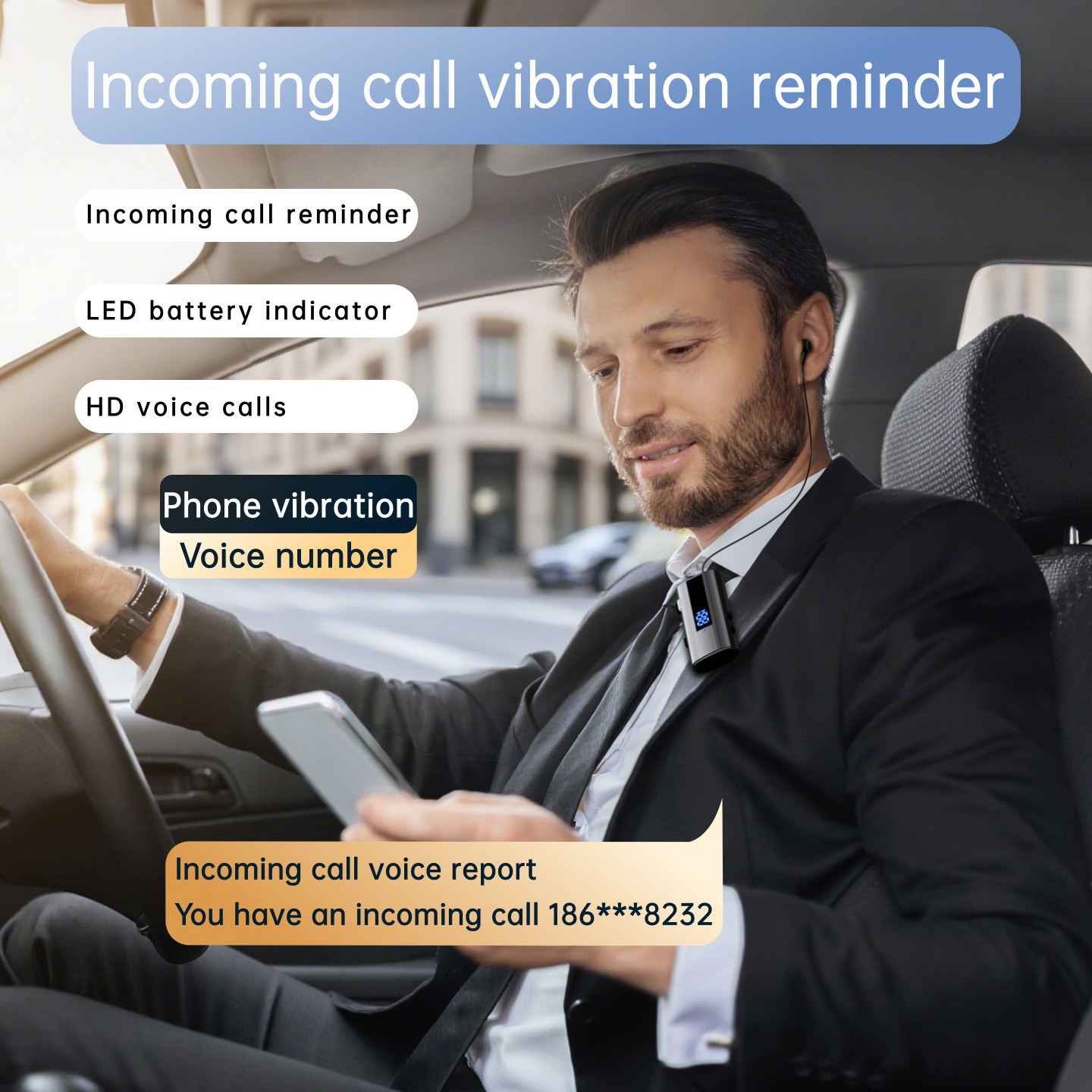 Mann im Auto mit Headset, hält Telefon. Text zeigt eingehende Anruffunktionen. Gerät am Kragen.