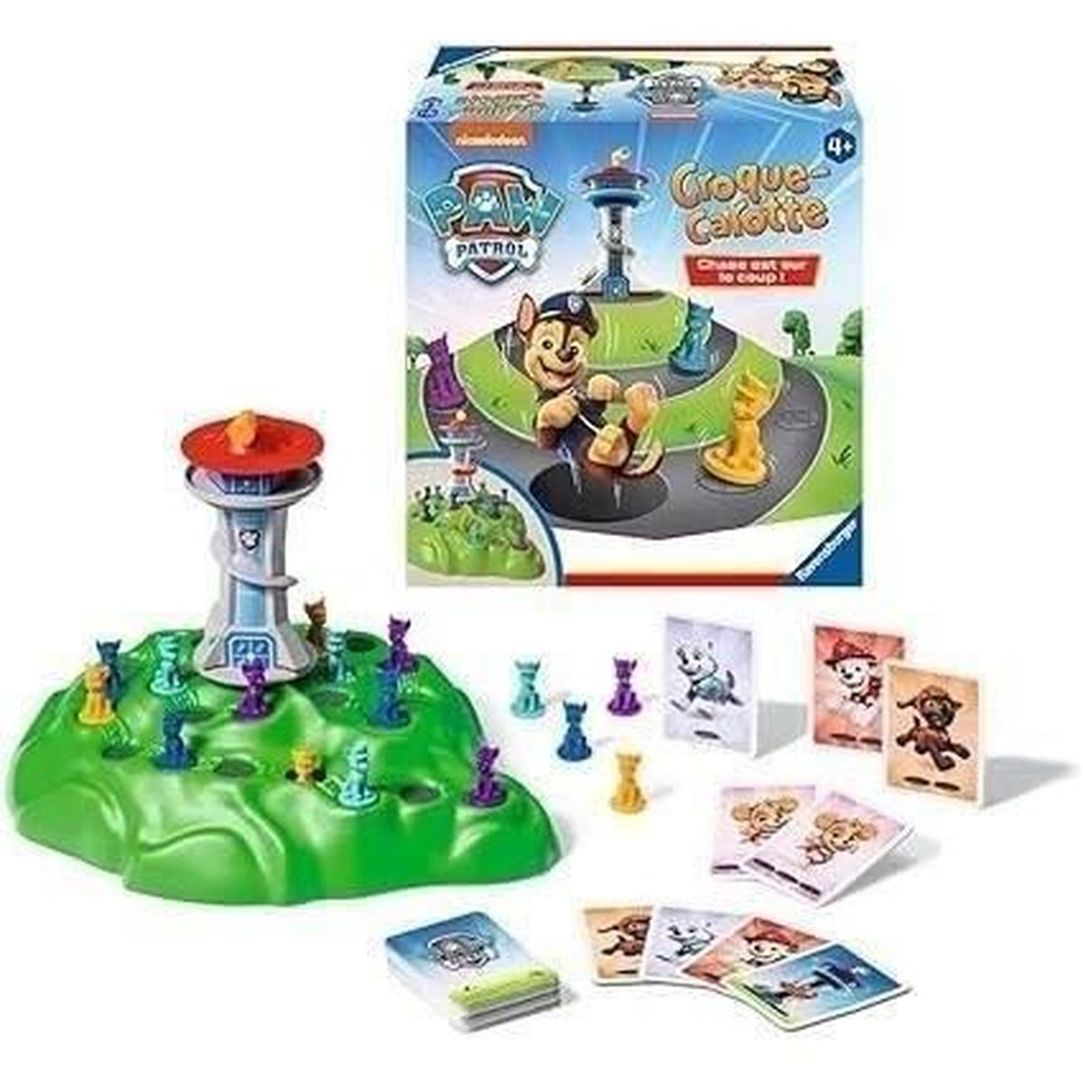 Gioco Paw Patrol con torre e personaggi. La scatola mostra Chase. Carte e pedine sparse.