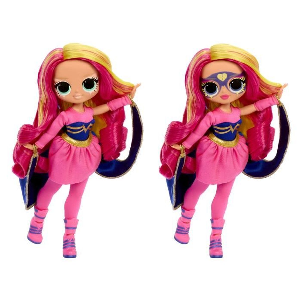 Zwei Puppen mit rosa und gelbem Haar, als Superhelden verkleidet. Eine hat eine Maske. Sie tragen rosa Outfits und blaue Umhänge.