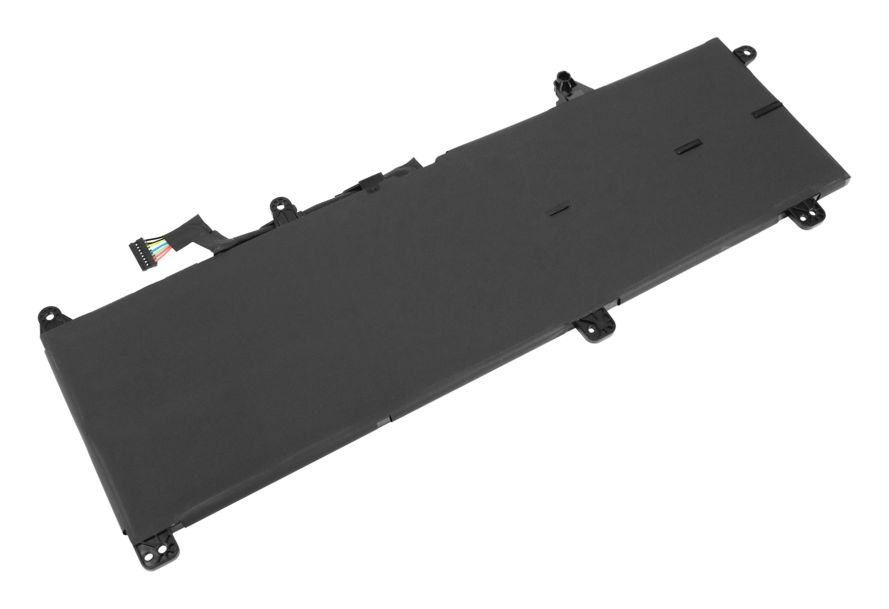 Ein Laptop-Akku auf weißem Hintergrund. Er ist schwarz, rechteckig mit Befestigungspunkten und einem farbigen Stecker.