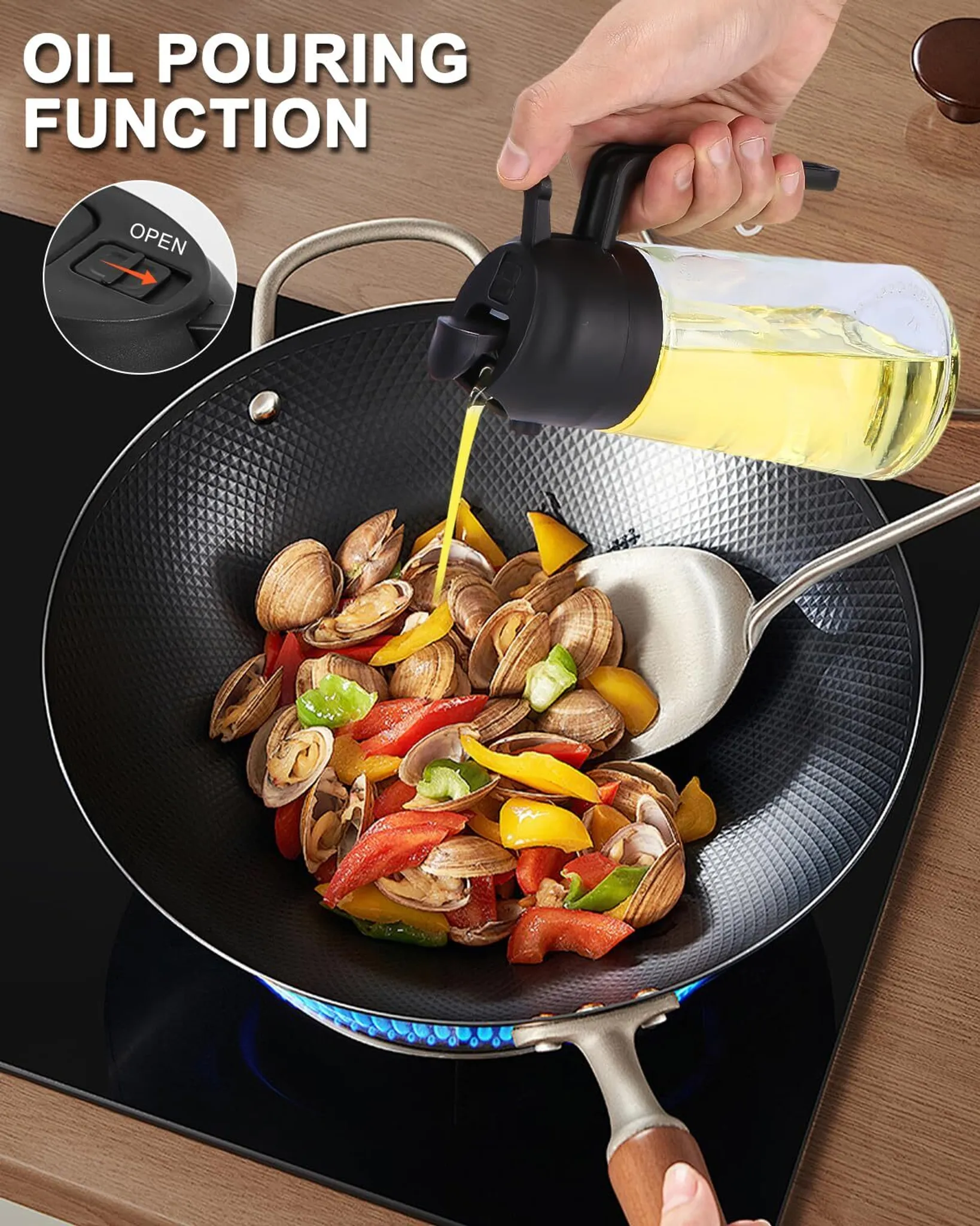 Öl wird in einen Wok mit Muscheln und Gemüse gegossen. Eine Hand hält einen Ölspender. Der Wok steht auf einem Herd.