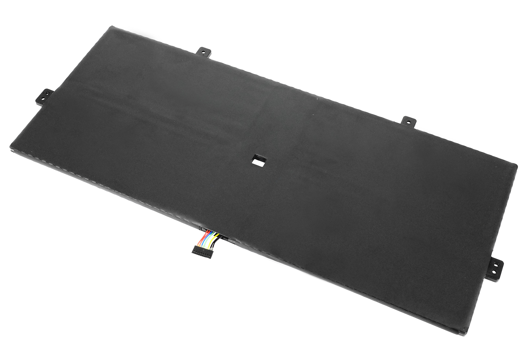 Ein rechteckiger schwarzer Laptop-Akku mit einem Stecker und farbigen Drähten. Er hat Befestigungslaschen und ein zentrales quadratisches Loch.