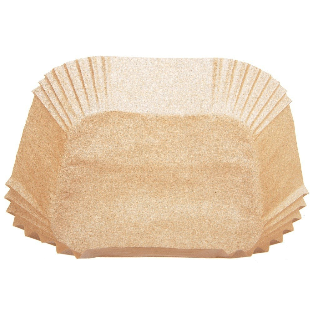 Una taza de papel para hornear marrón y rectangular. Tiene un diseño plisado en los bordes, con fondo y lados planos.