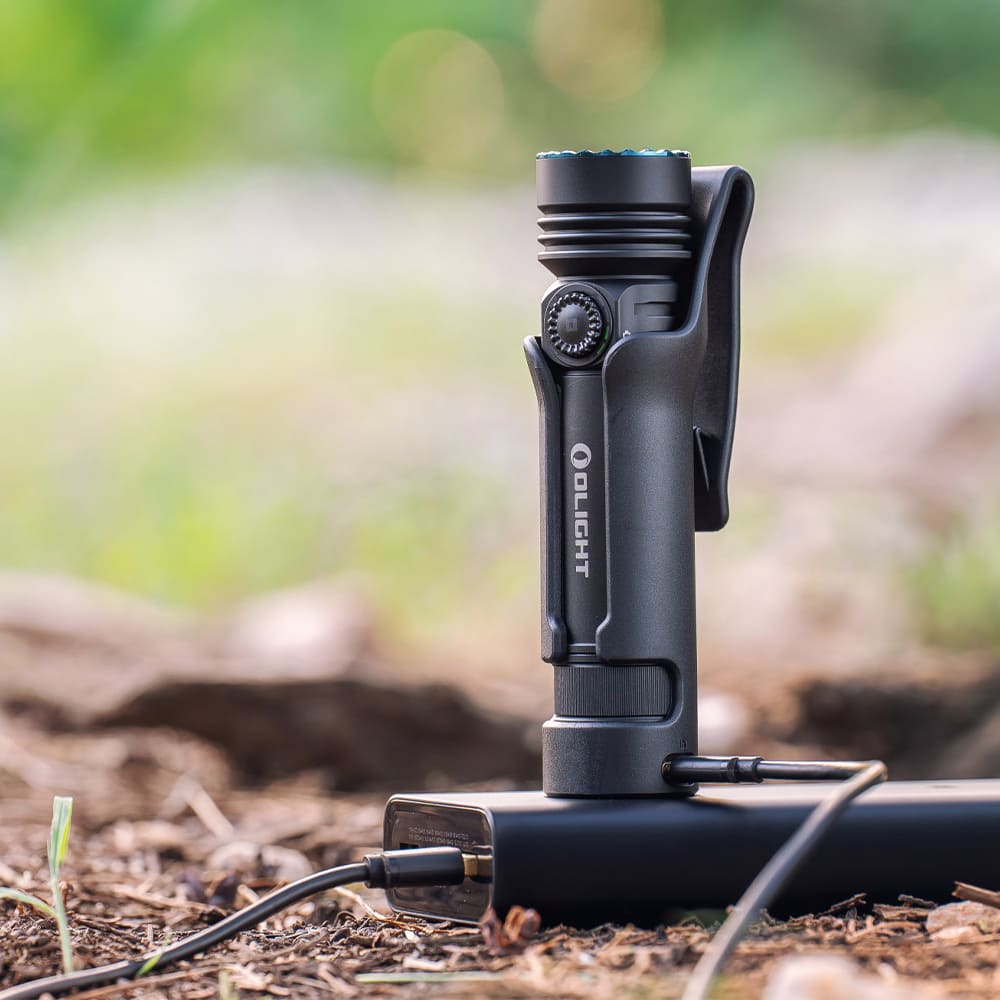 OLIGHT SEEKER 4 PRO BLACK Taschenlampe | MediaMarkt