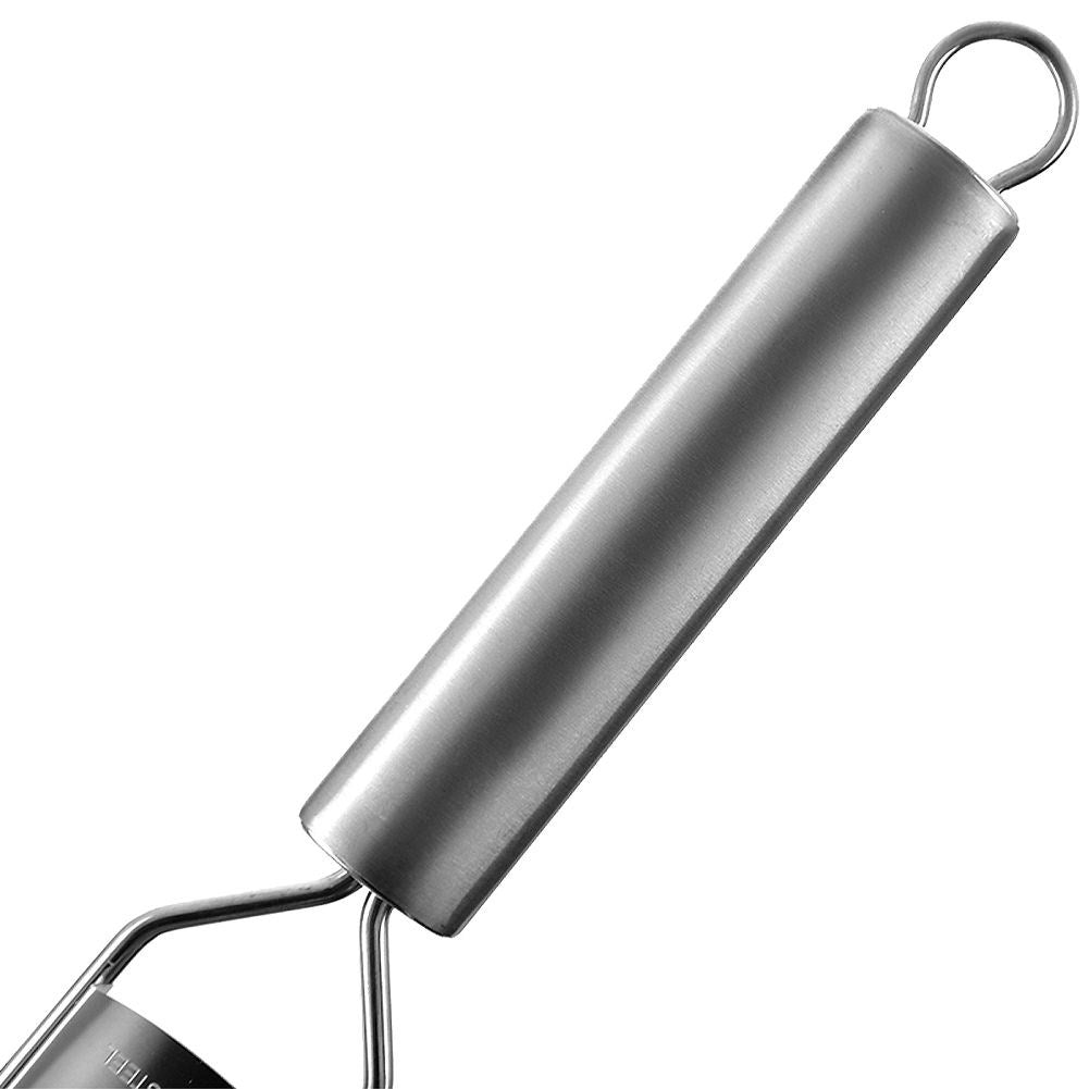 Primer plano de una herramienta de cocina de acero inoxidable. La herramienta tiene un mango cilíndrico largo con un lazo en la parte superior.