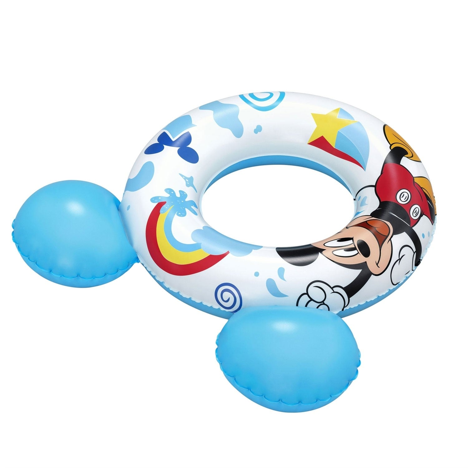Un flotador inflable de Mickey Mouse con dos soportes laterales azules. El flotador tiene a Mickey, arcoíris, estrellas y gotas de agua azules.