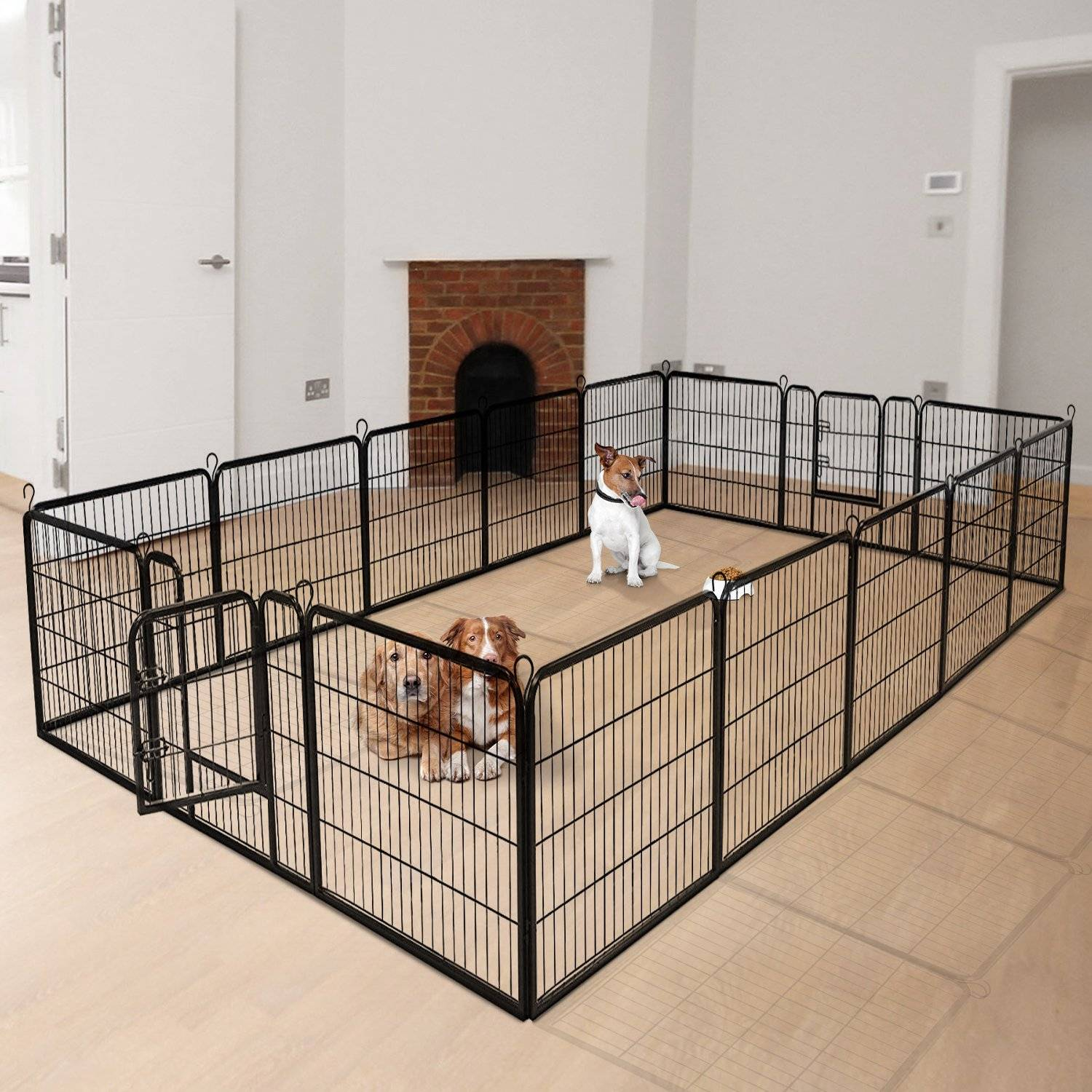 Dos perros dentro de un corral de metal negro, uno sentado y otro acostado. Una chimenea es visible en el fondo.