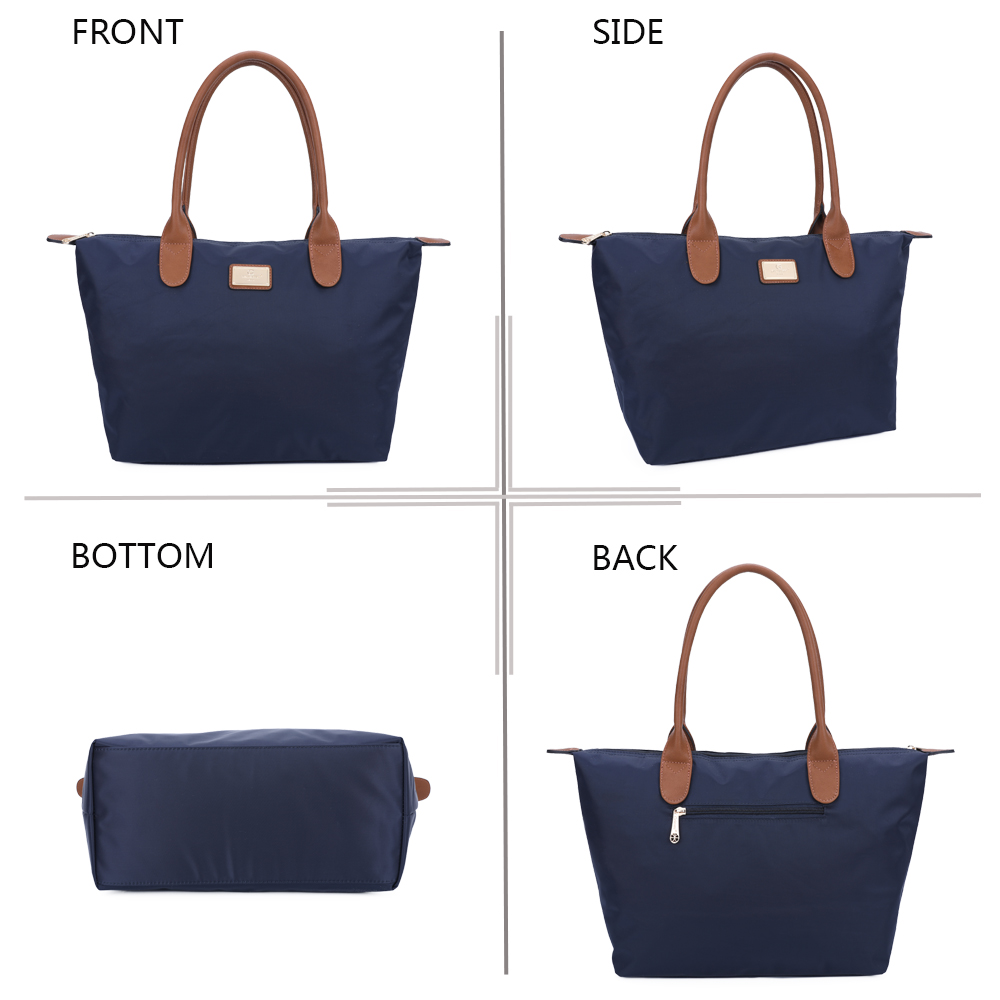 Bolso tote azul marino con asas marrones. Se muestran las vistas frontal, lateral, inferior y trasera. El bolso tiene cierre de cremallera y una etiqueta pequeña.