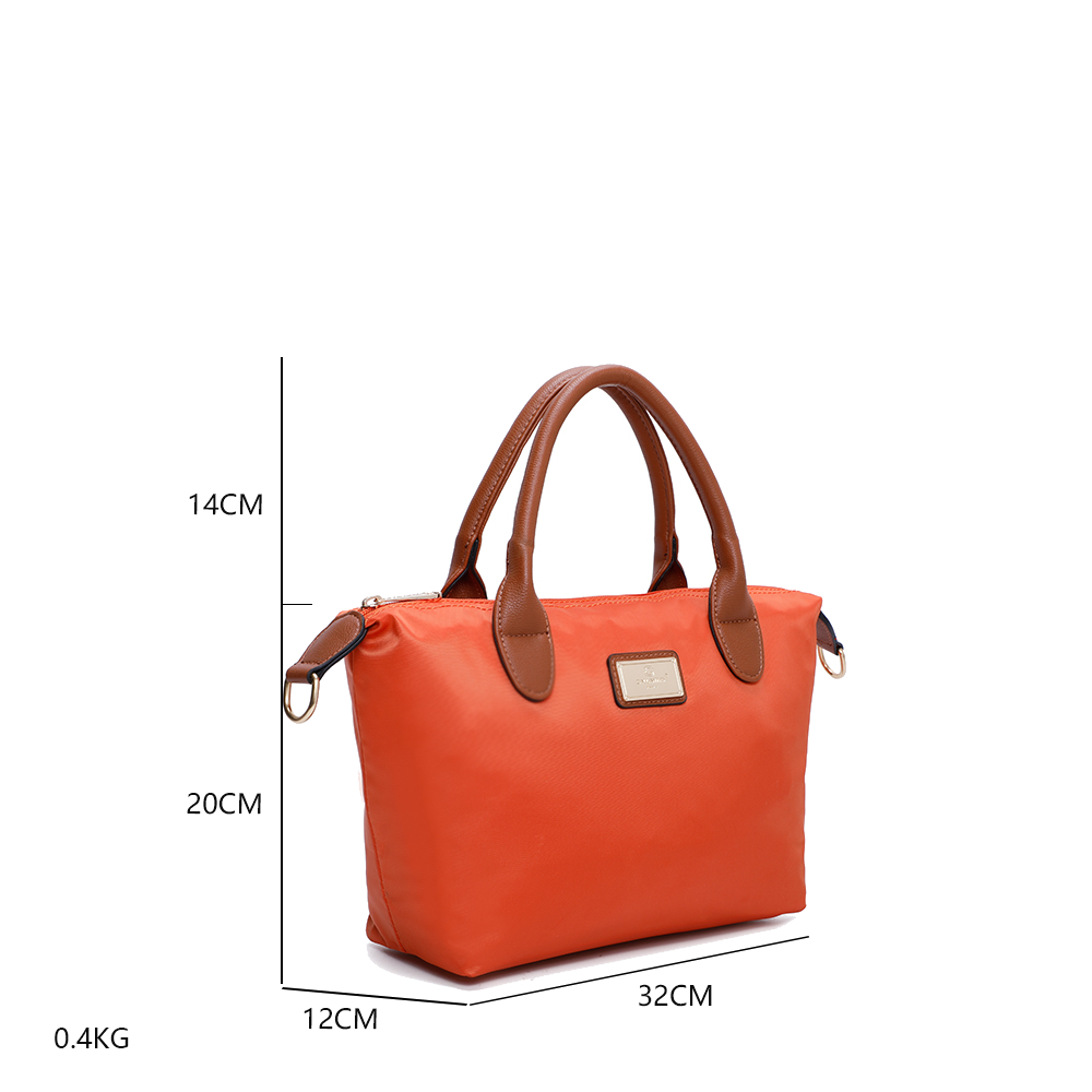 Eine orangefarbene Handtasche mit braunen Griffen. Maße: 32x20x12 cm. Gewicht: 0,4 kg.