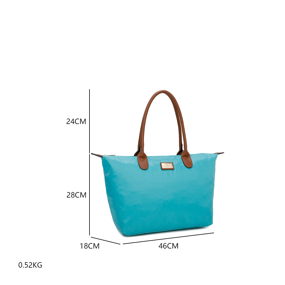 Eine türkisblaue Tragetasche mit braunen Griffen und Details. Maße: 24 cm, 28 cm, 18 cm, 46 cm und 0,52 kg.