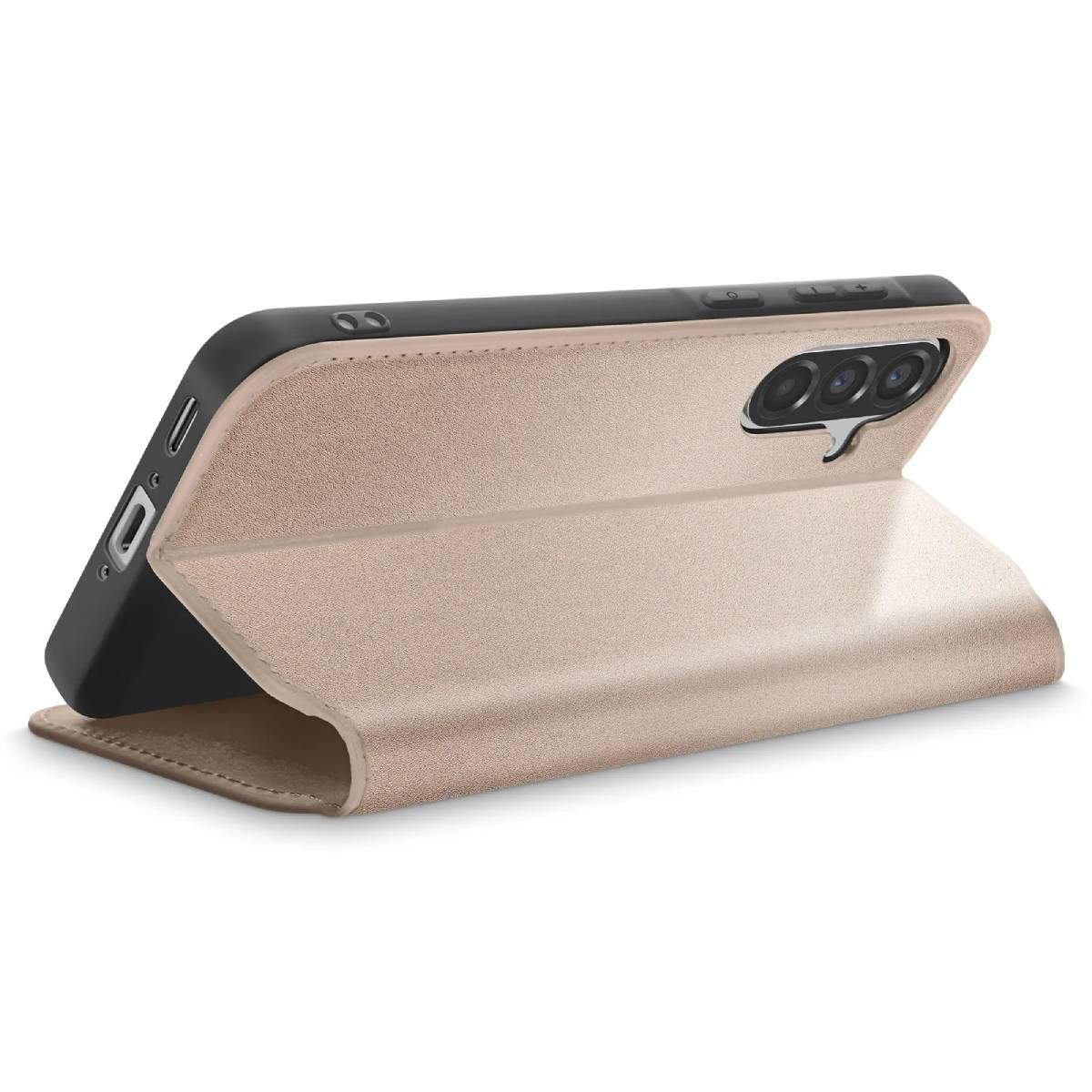 Una custodia beige per telefono è aperta, mostrando un telefono nero. La custodia è angolata, rivelando la fotocamera e i pulsanti laterali del telefono.