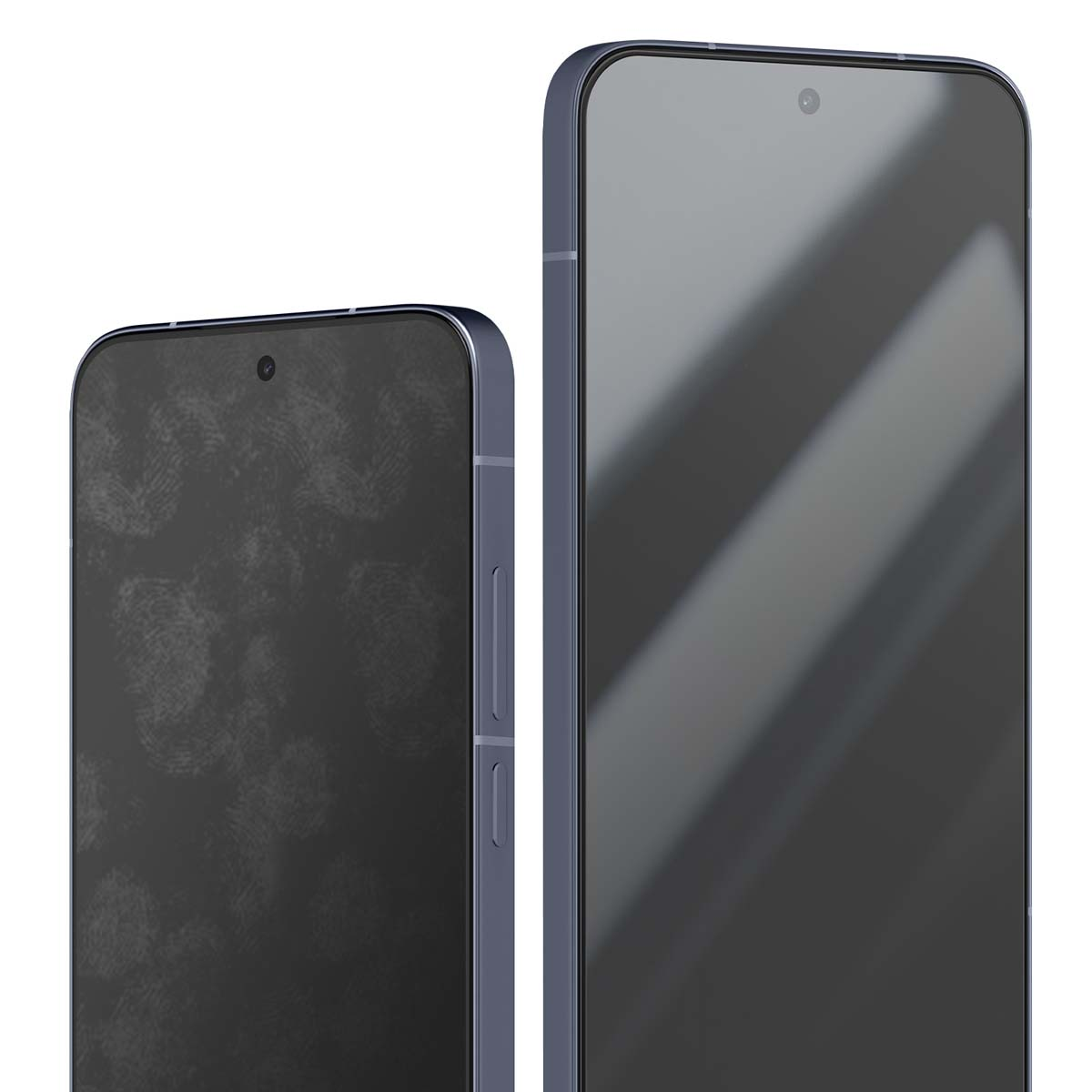 Twee smartphones, één kleiner met vingerafdrukken en één groter met schoon scherm, beide blauw en zwart.
