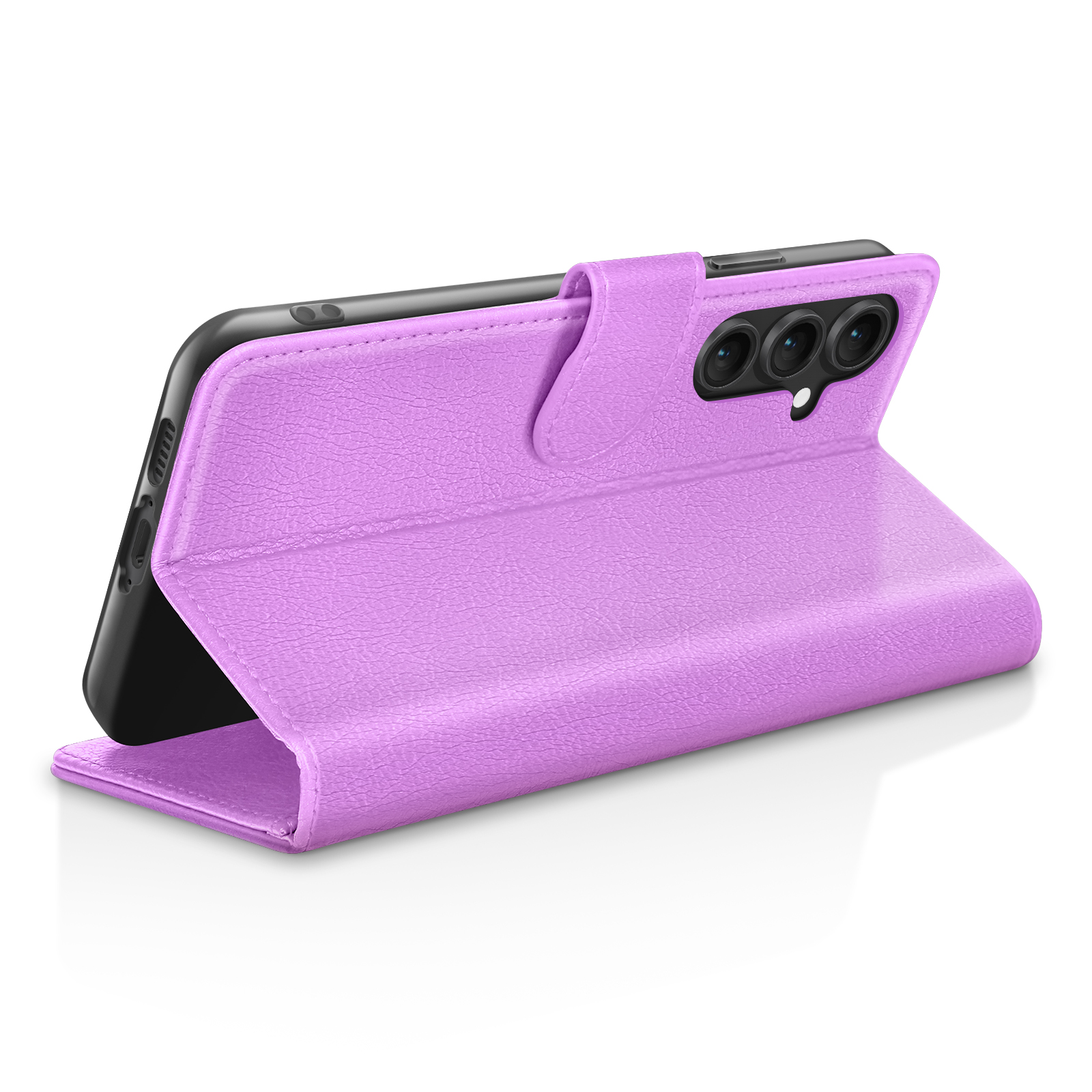 Een lavendelkleurige telefoonhoes houdt een zwarte telefoon vast. De hoes is open en toont de cameralenzen en het scherm.