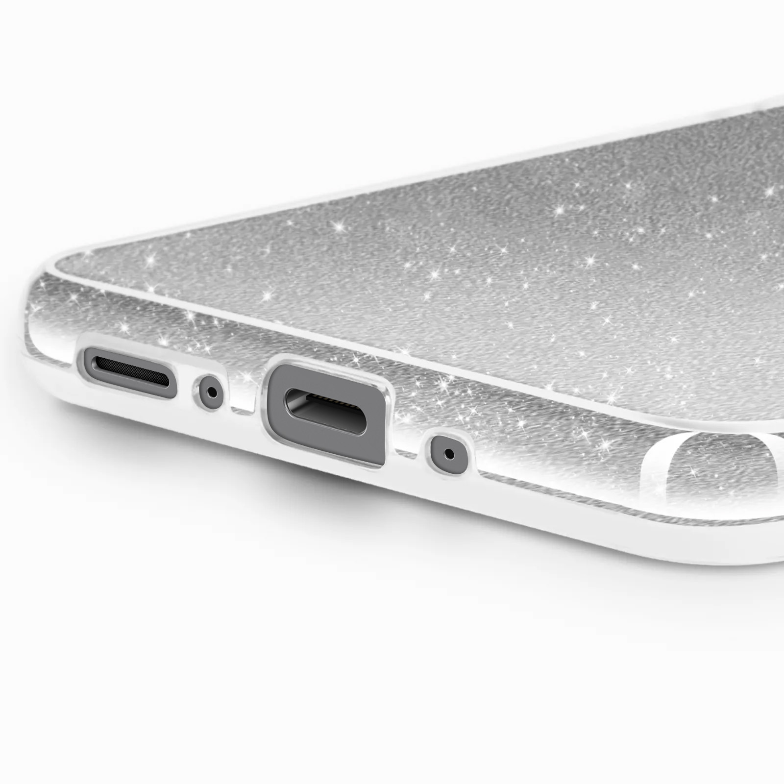 Gros plan sur une coque de téléphone blanche avec des paillettes argentées et des découpes pour les ports et les boutons.