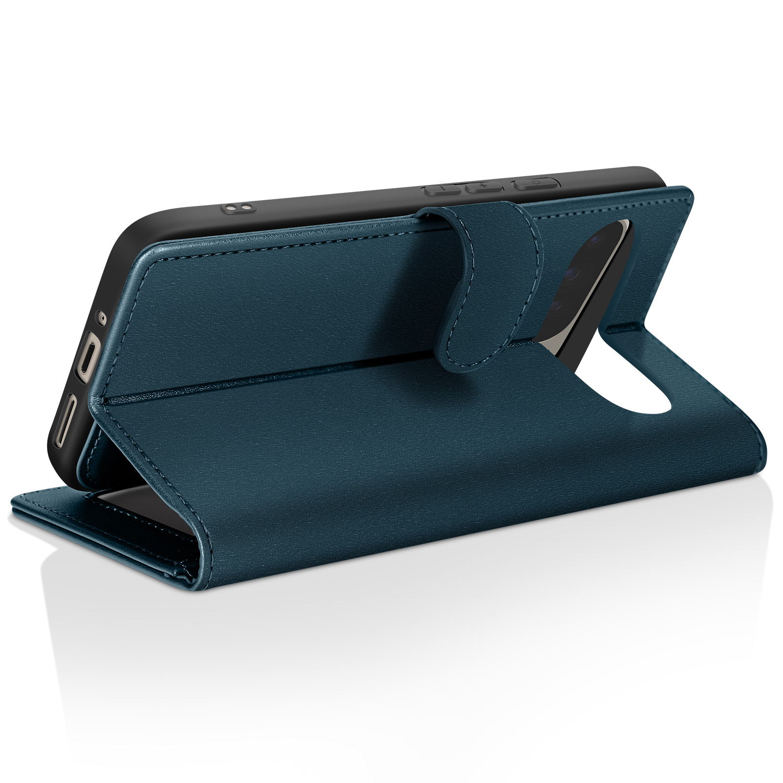 Una custodia per telefono verde acqua, aperta per sorreggere un telefono, con una chiusura magnetica. Il telefono è nero e lucido.