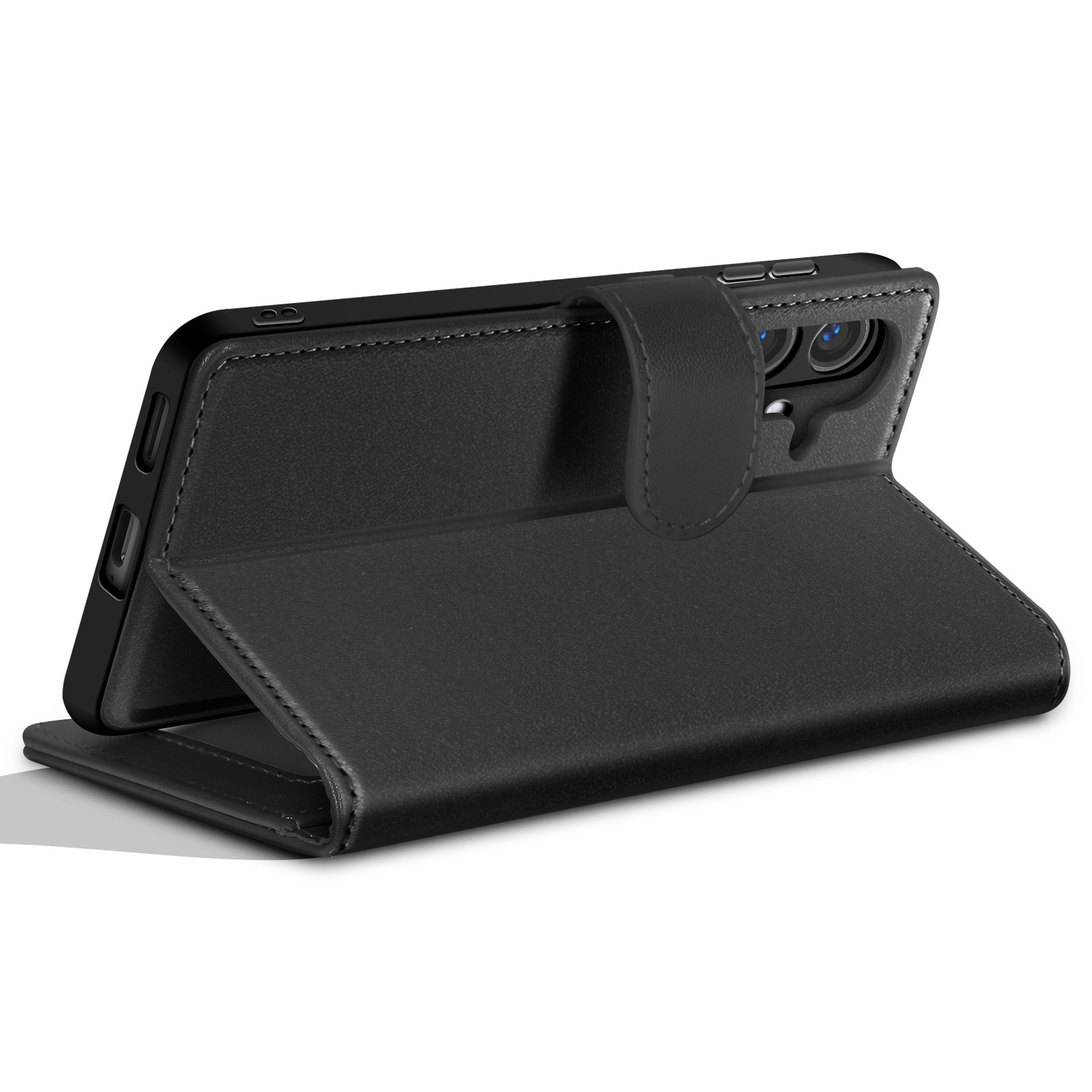 Custodia nera per telefono con patta, aperta per mostrare il telefono. Bordi cuciti e chiusura magnetica visibili.