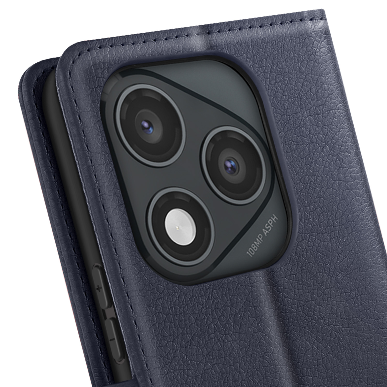 Primo piano di una custodia blu per telefono con modulo fotocamera. La custodia ha una superficie strutturata e bordi cuciti.
