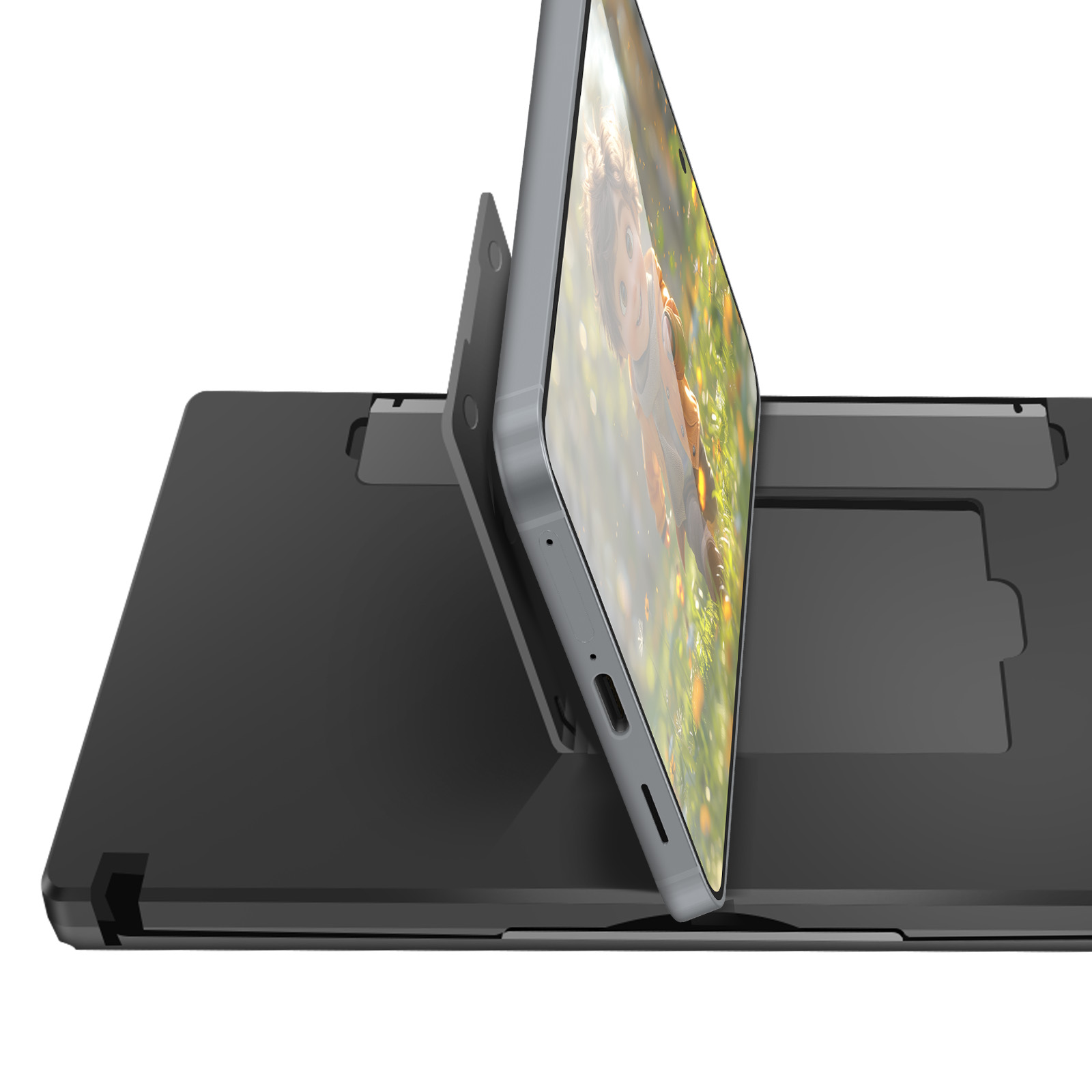 Un tablet è sorretto da un supporto. Lo schermo mostra l'immagine di una persona. Il supporto e il tablet sono neri e grigi.
