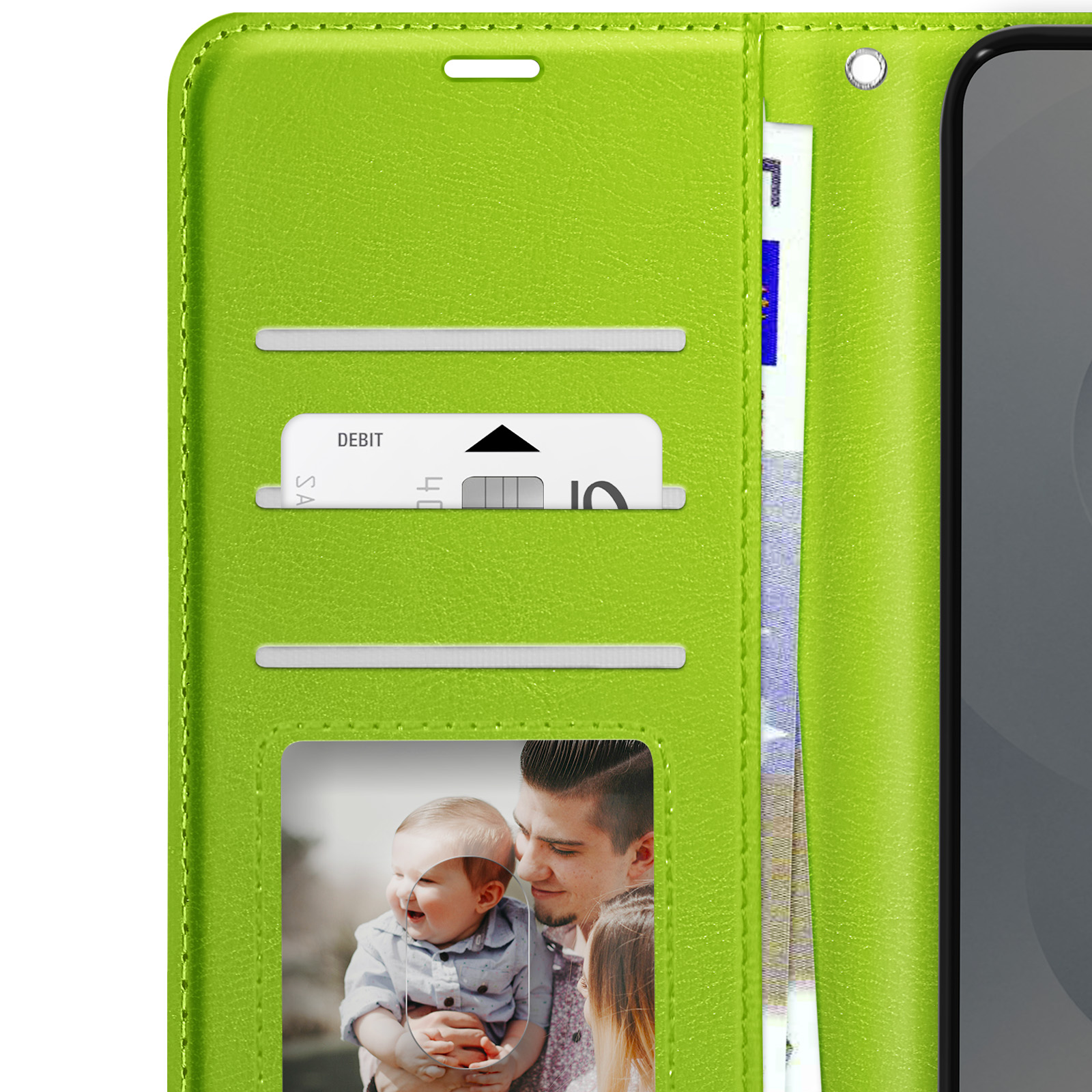 Custodia verde per telefono con scomparti per carte. Contiene una carta di debito, denaro e una foto di un bambino e un uomo.