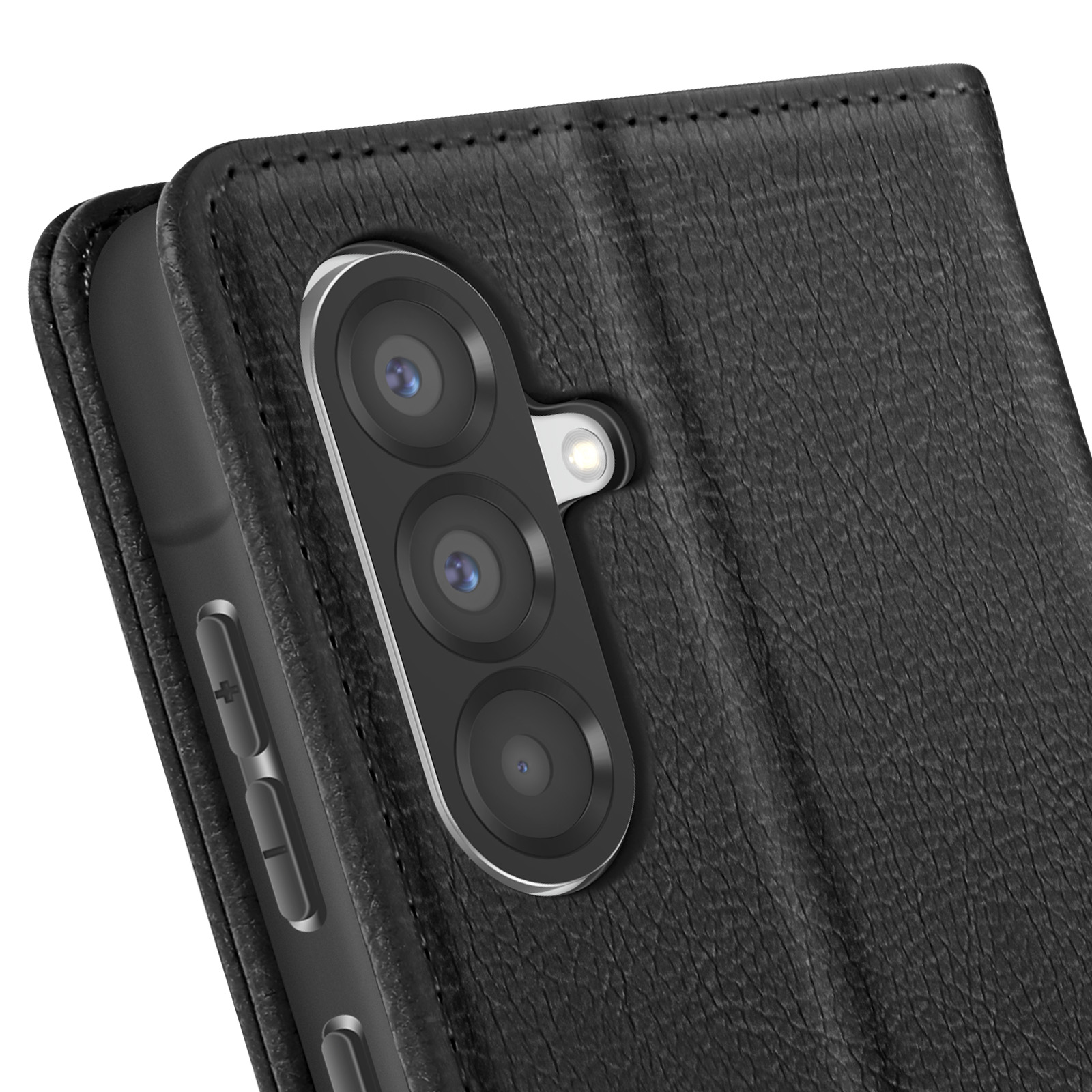 Primo piano di una custodia per telefono nera con lenti della fotocamera e pulsanti del volume.