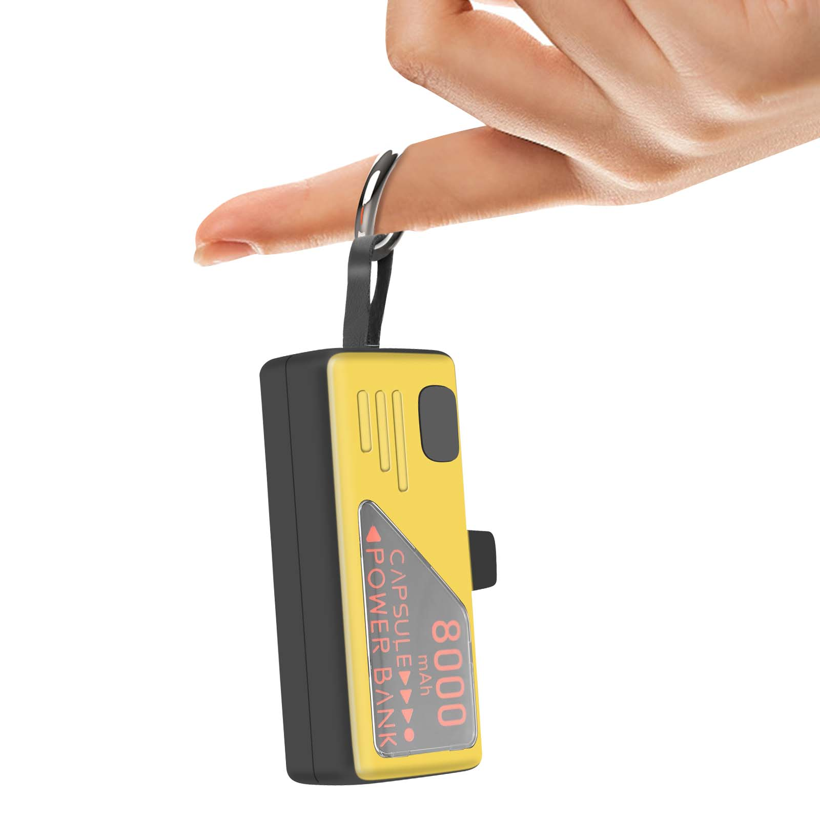 Un power bank giallo e nero da 8000 mAh, tenuto in mano. Un anello d'argento lo collega a un cinturino. Sfondo bianco.