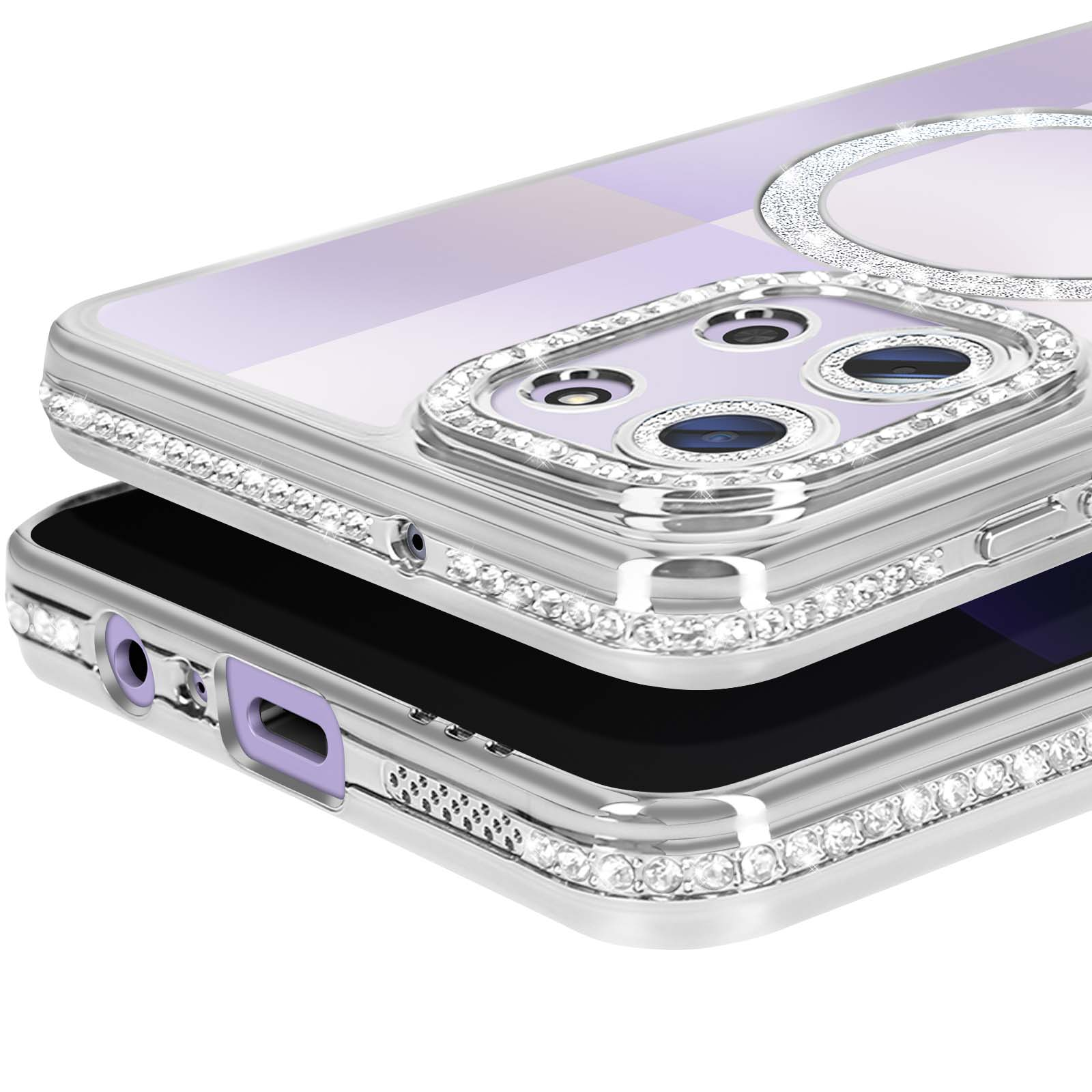 Close-up van een telefoonhoesje met strass-steentjes. De hoes is zilverkleurig, met een paars getinte achterkant. Cameramodule is zichtbaar.