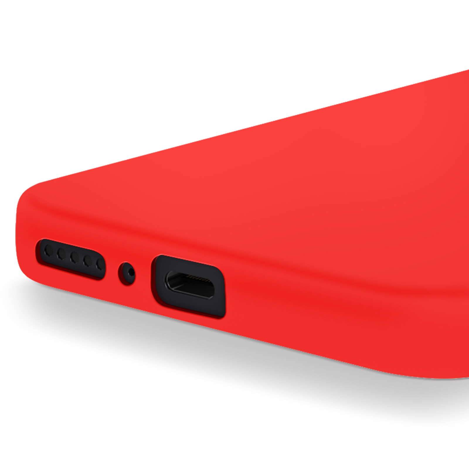 Primo piano di una custodia rossa per telefono con porte nere e fori per altoparlanti su sfondo bianco.