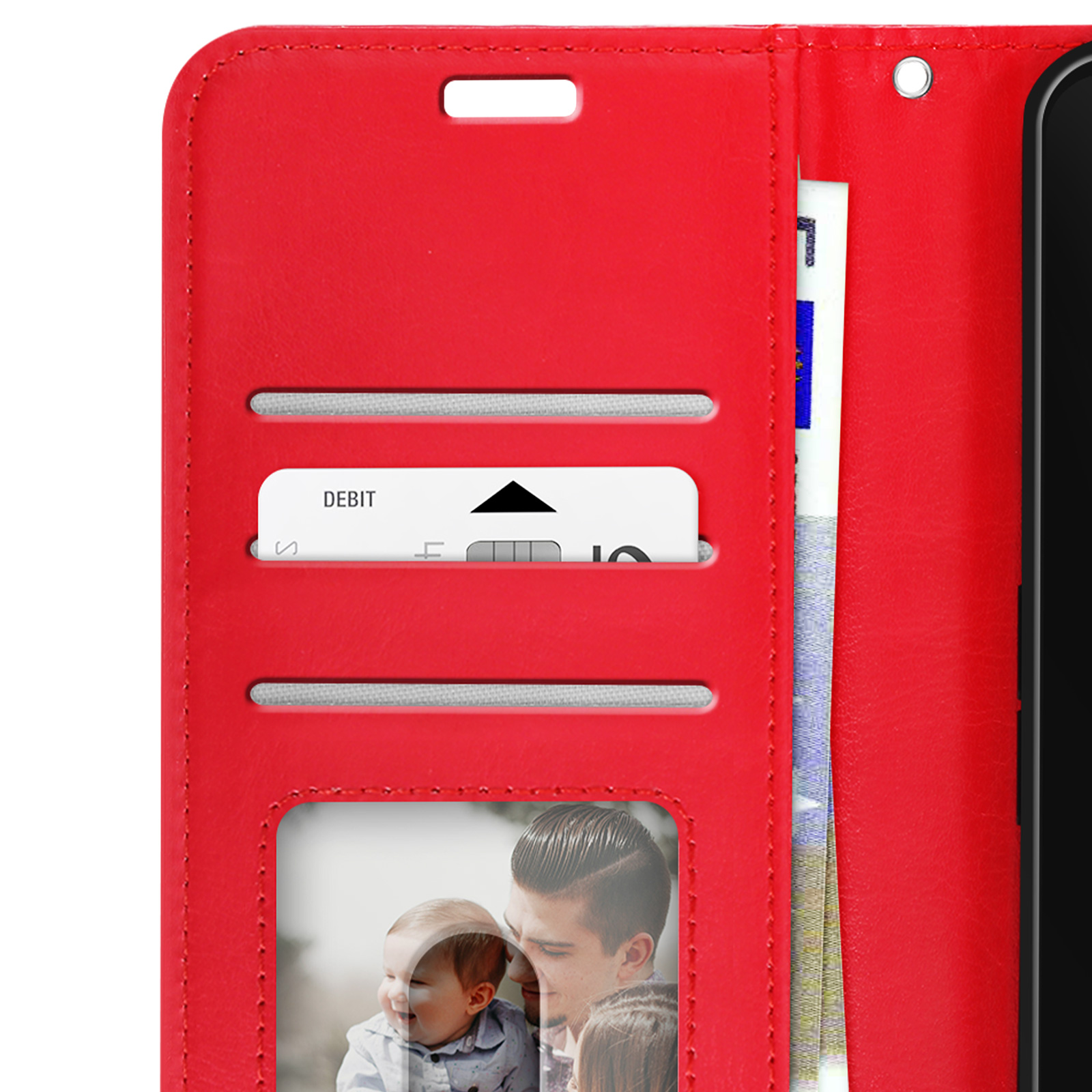 Portafoglio rosso con fessura per carte e foto. Una carta di debito è al centro. Banconote a destra.