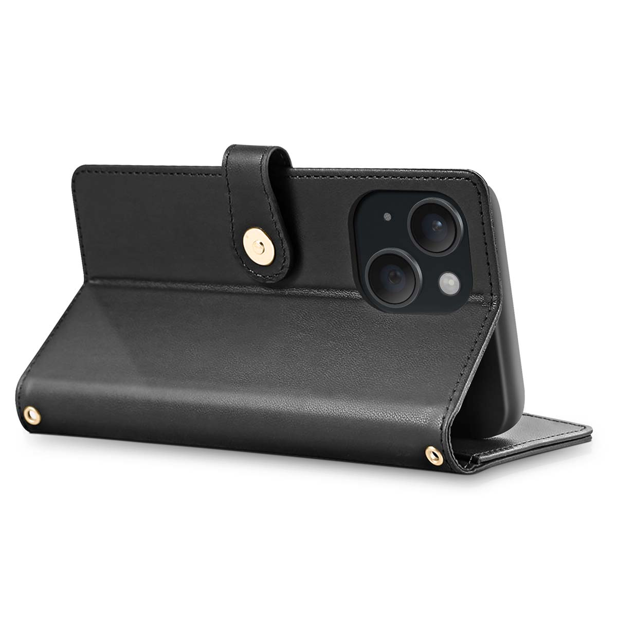 Custodia per telefono in pelle nera con patta e chiusura a bottone, fotocamera del telefono visibile. La custodia è aperta su una superficie bianca.